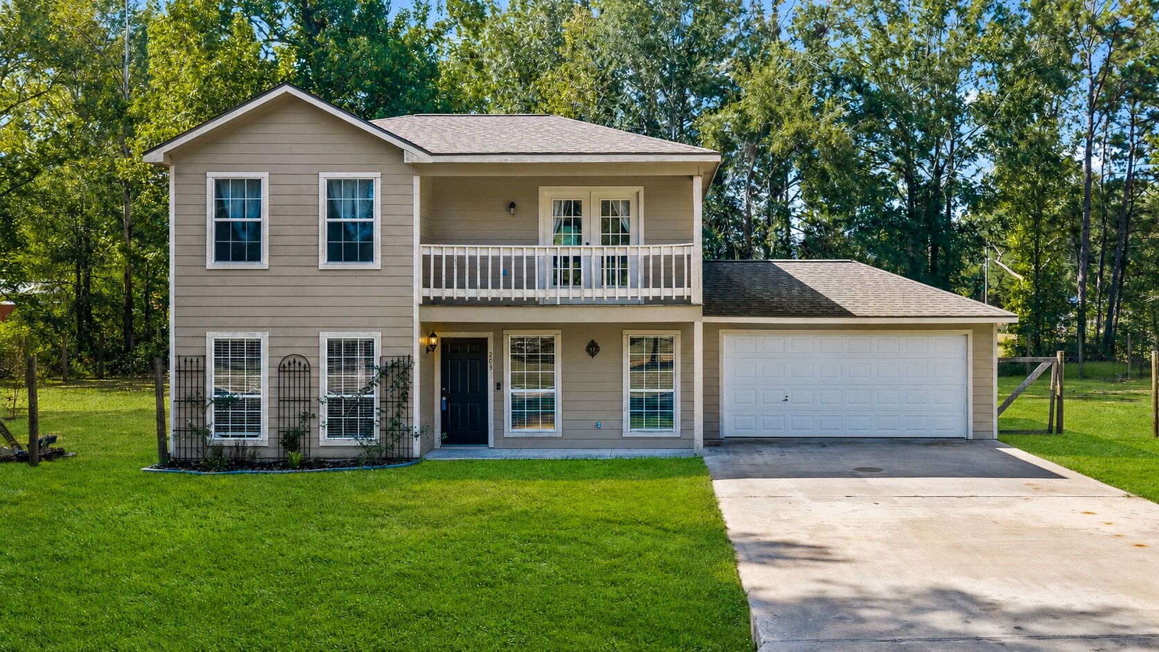 Listing photo 1