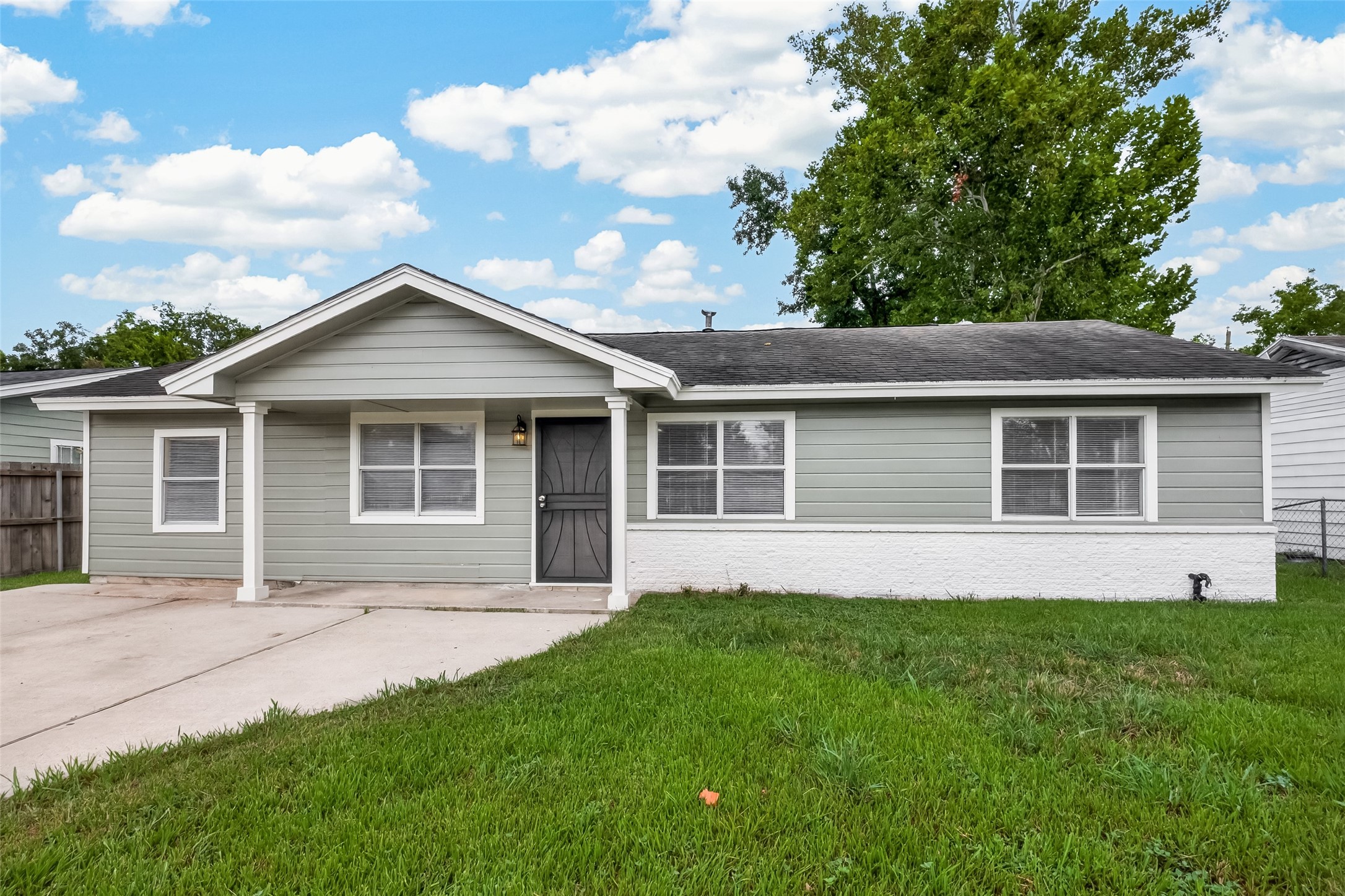 Listing photo 1