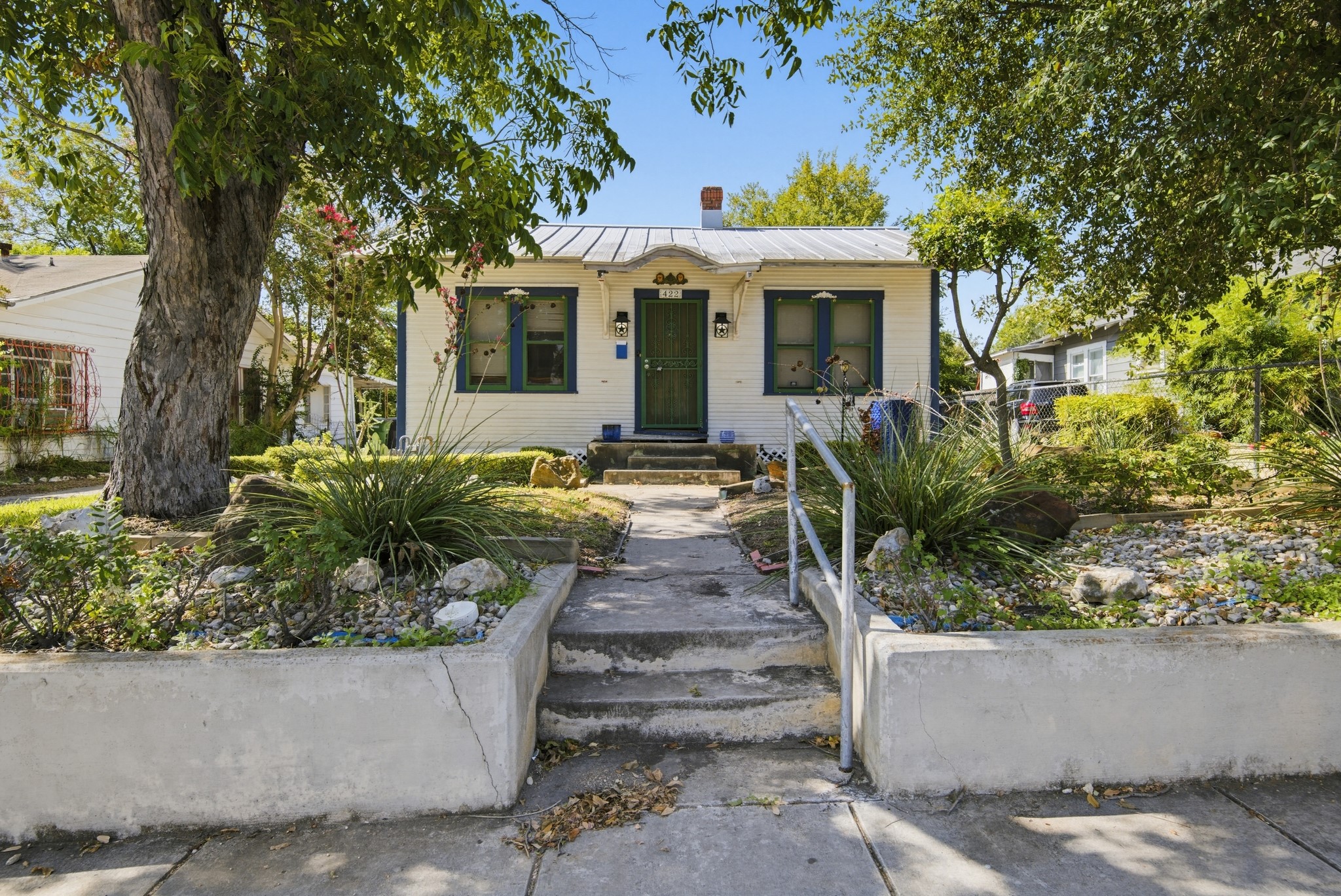 Listing photo 1