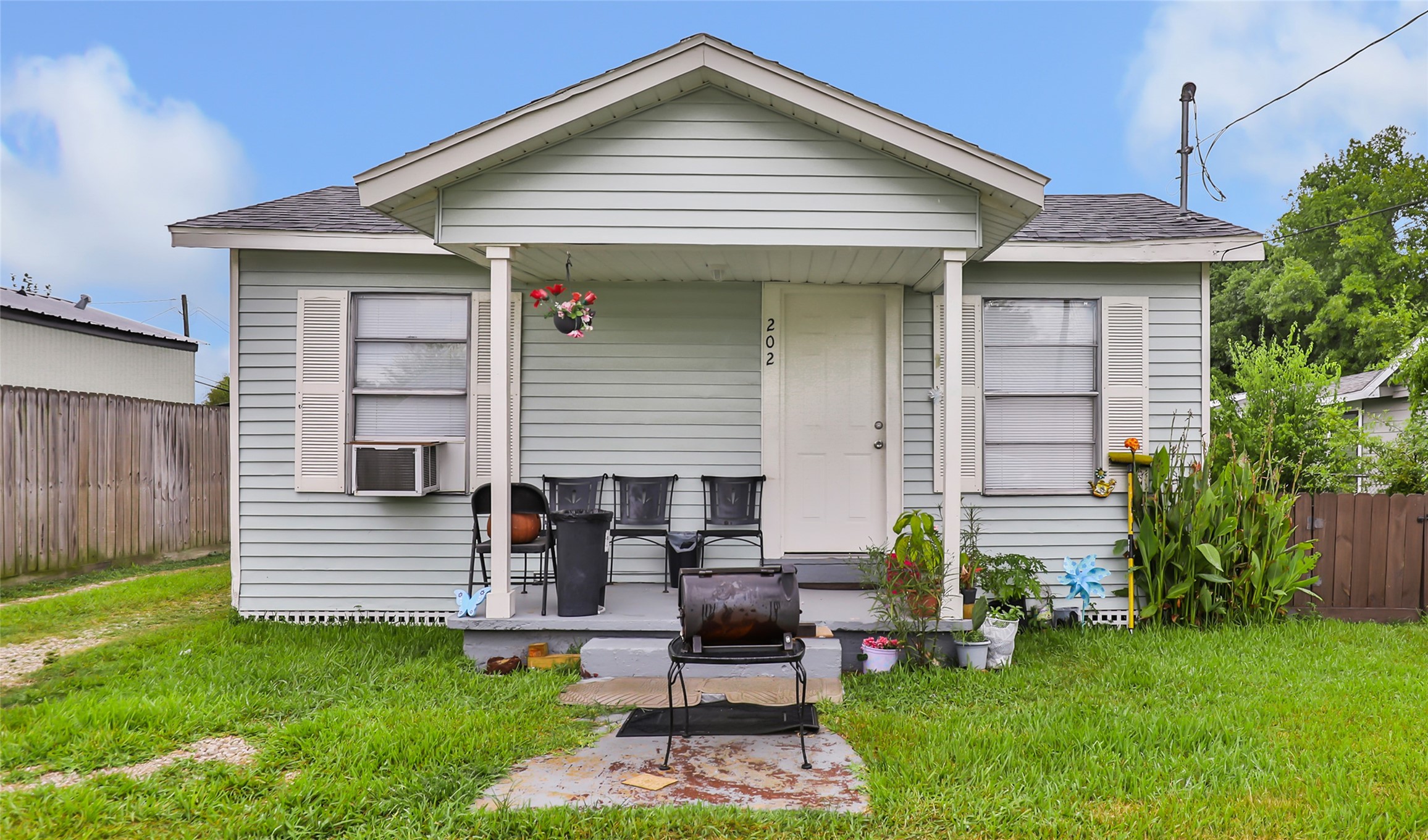 Listing photo 1
