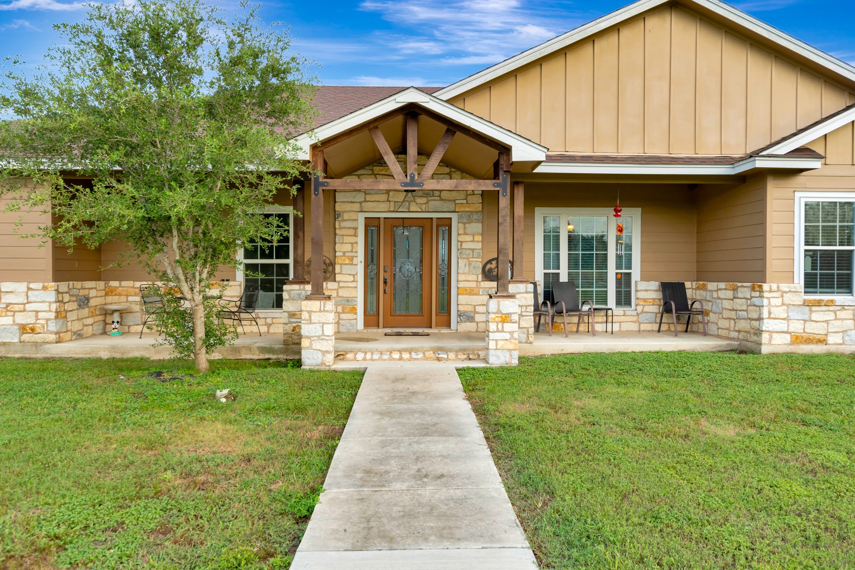 Listing photo 2