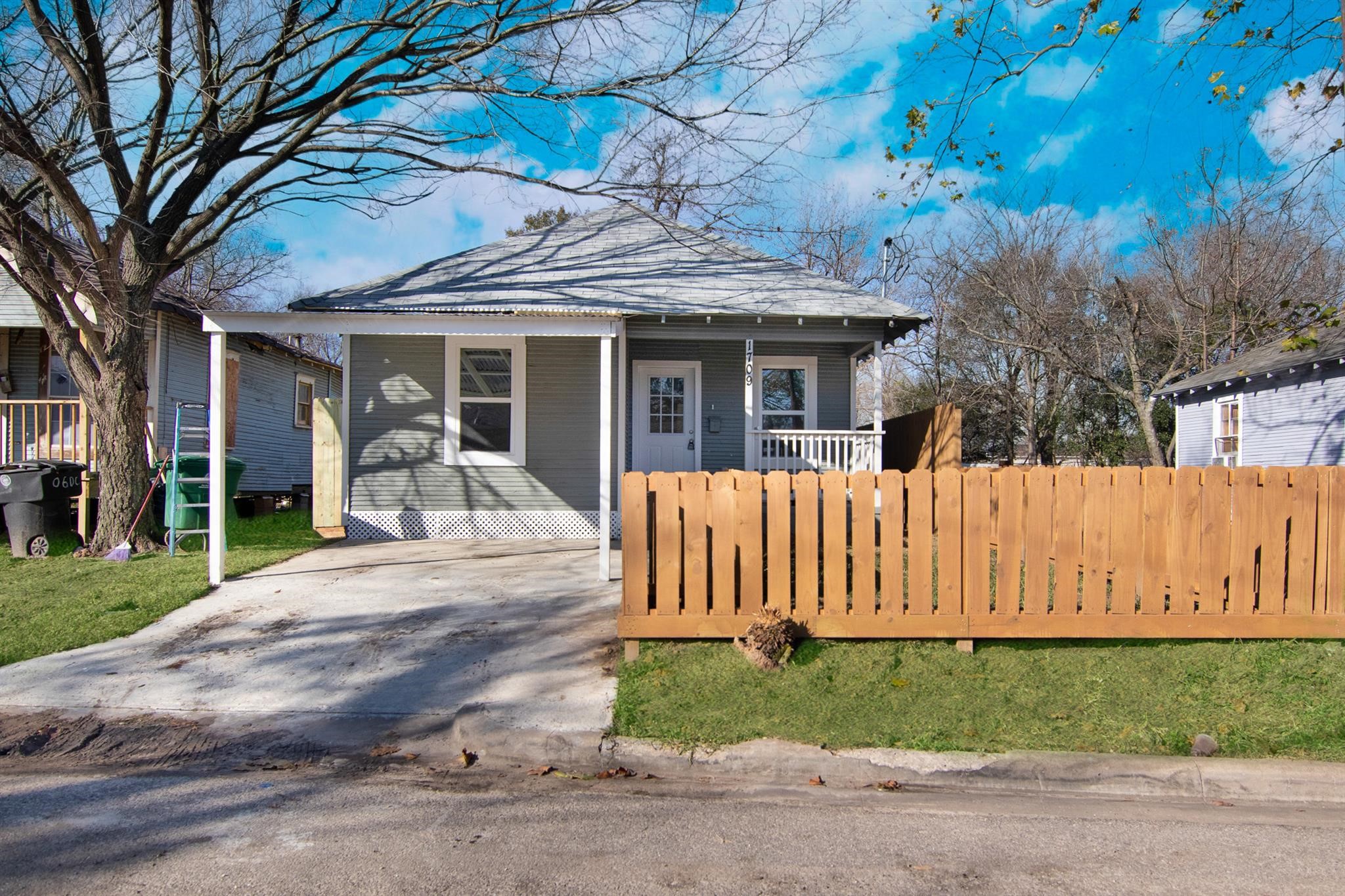 Listing photo 1
