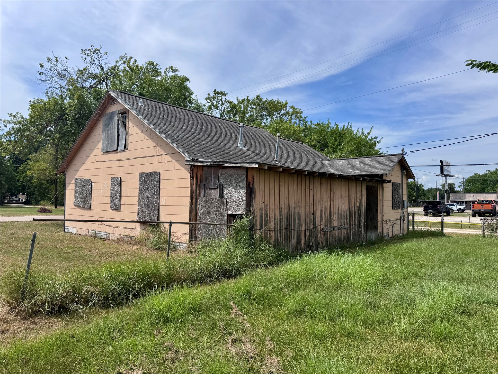 Listing photo 4