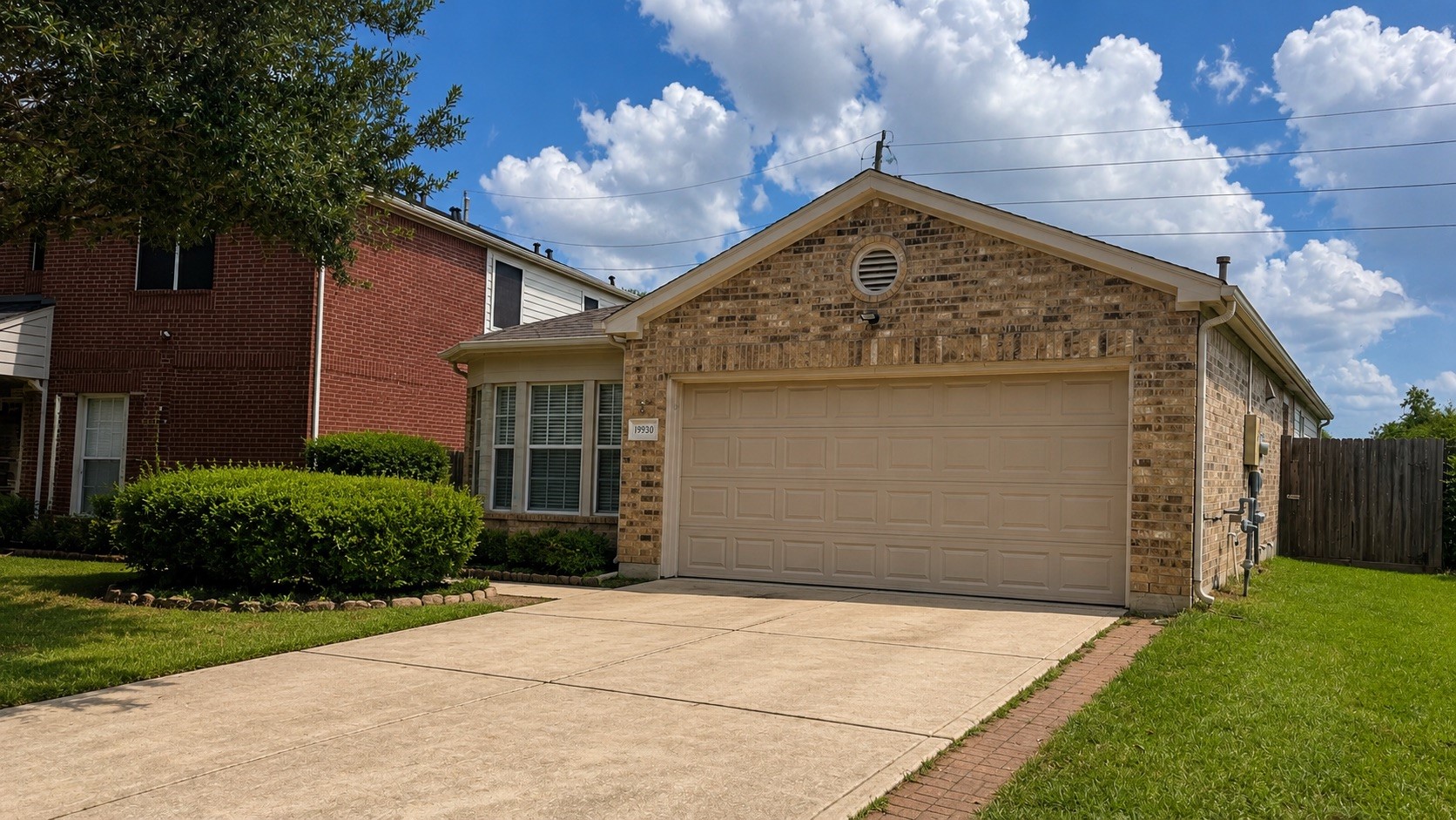 Listing photo 2