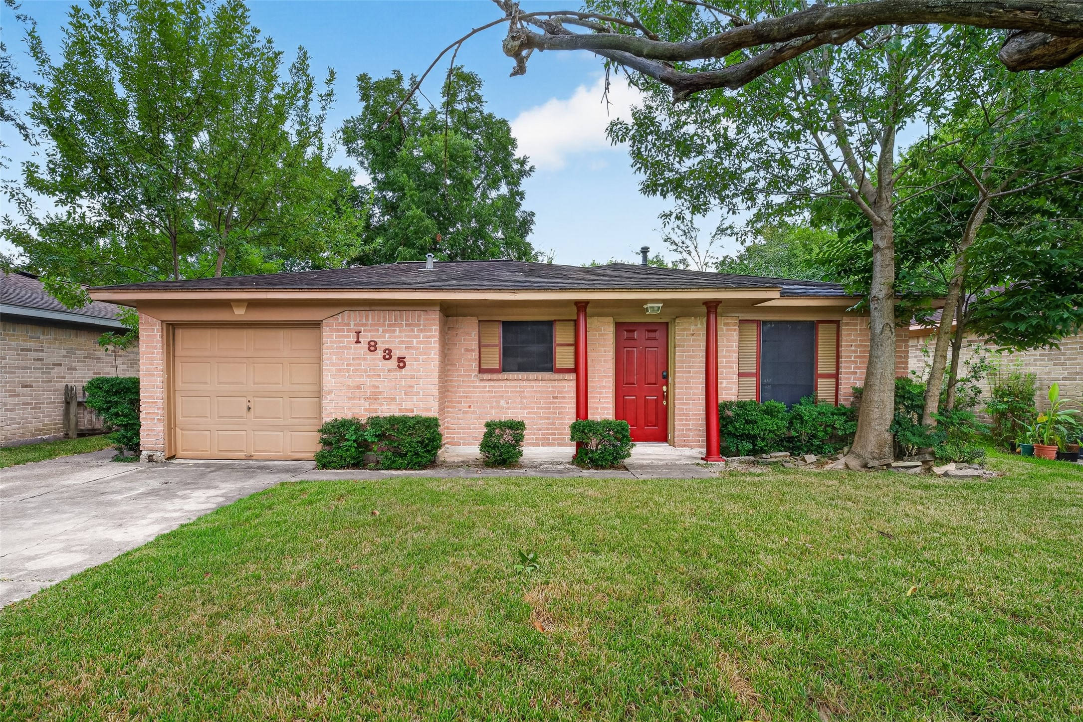 Listing photo 1