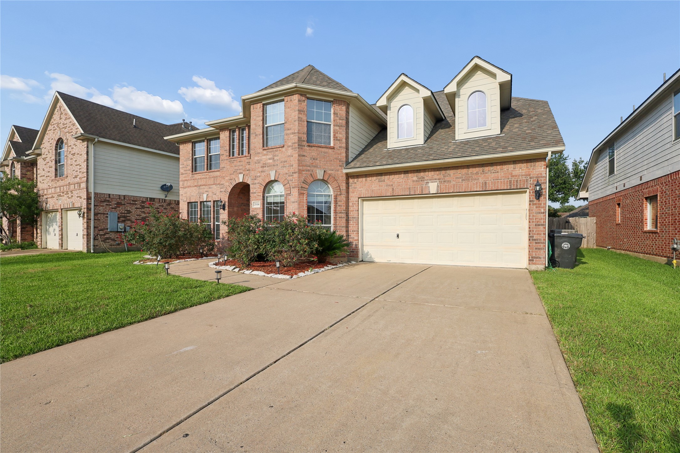 Listing photo 2