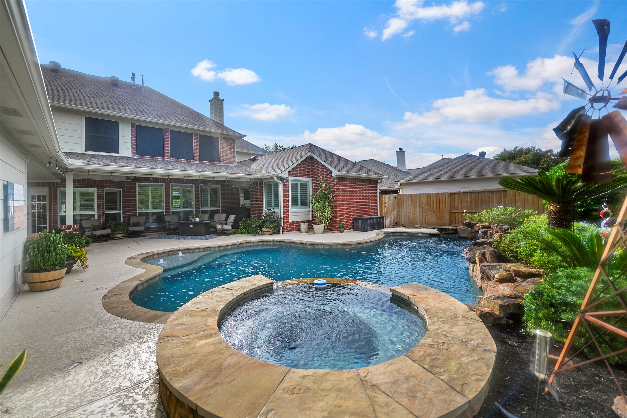 Listing photo 1