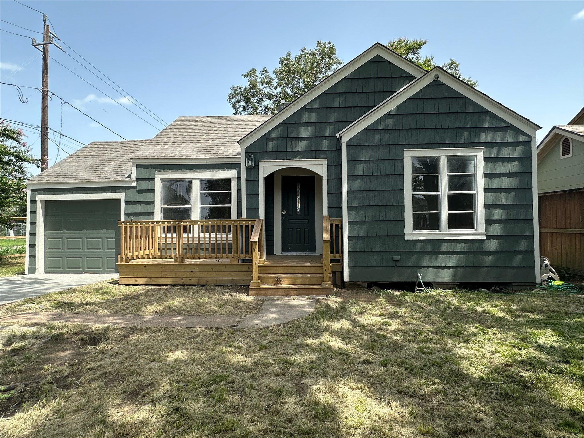 Listing photo 2