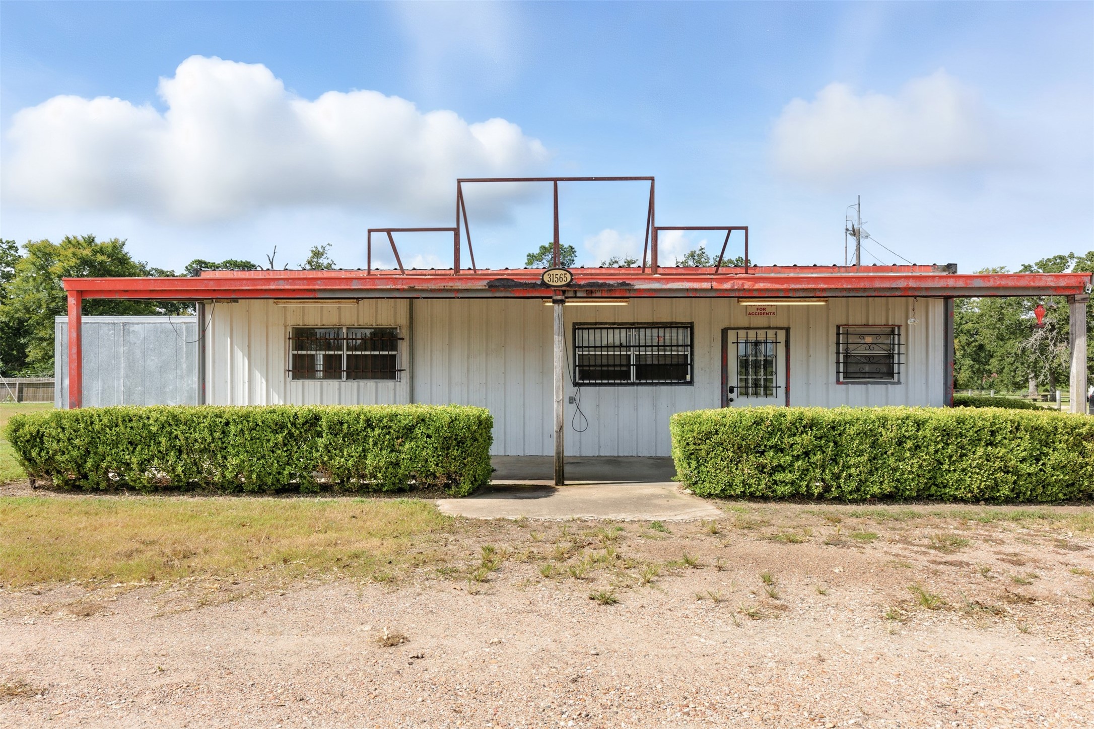 Listing photo 1