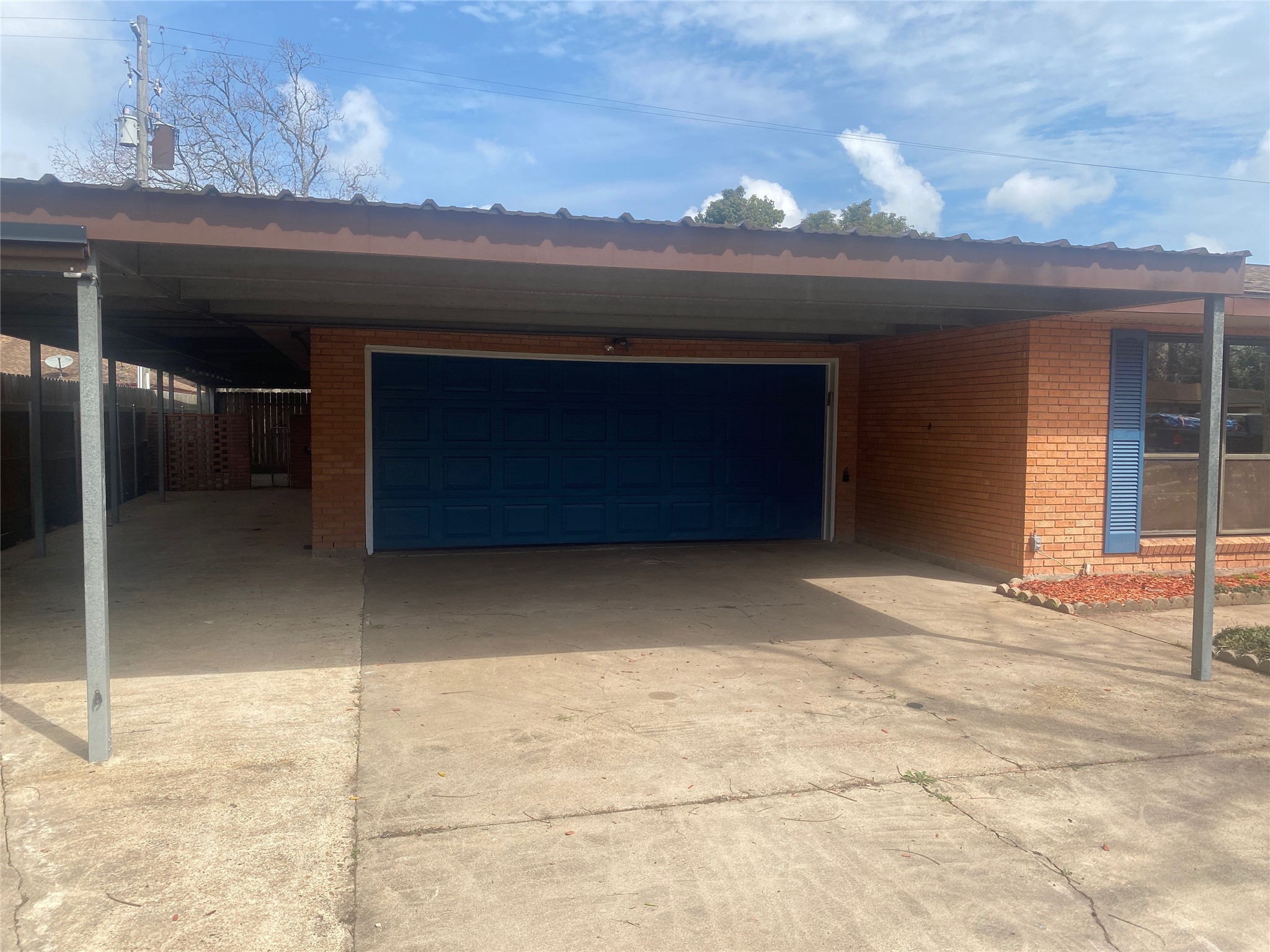 Listing photo 1