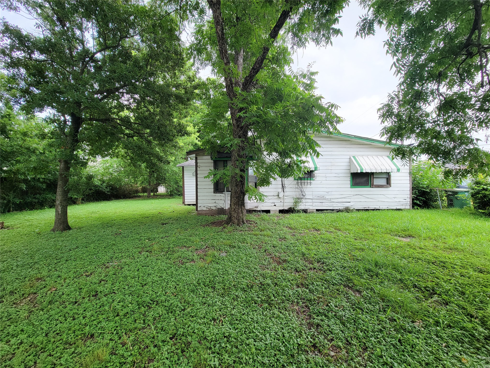 Listing photo 4