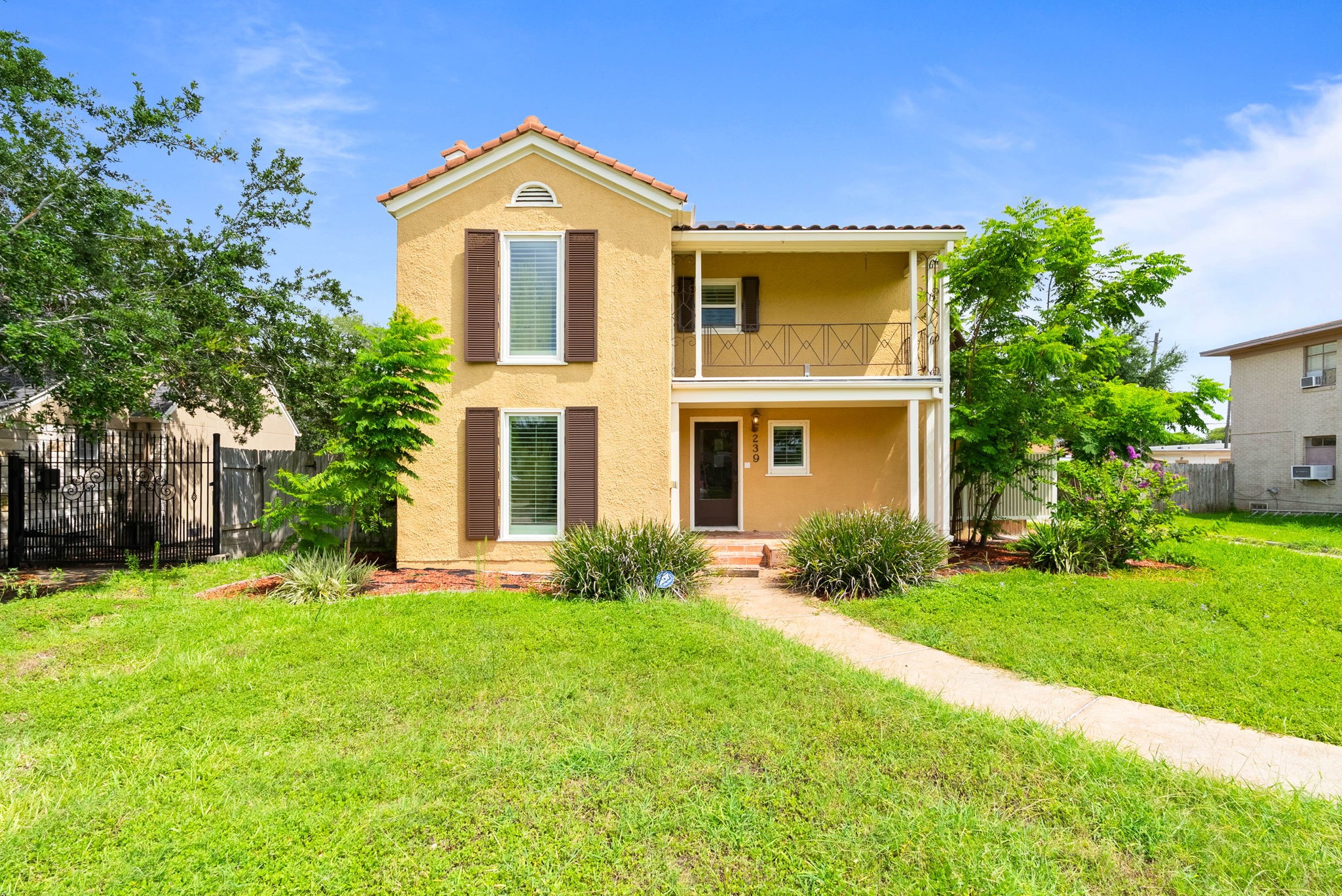 Listing photo 1