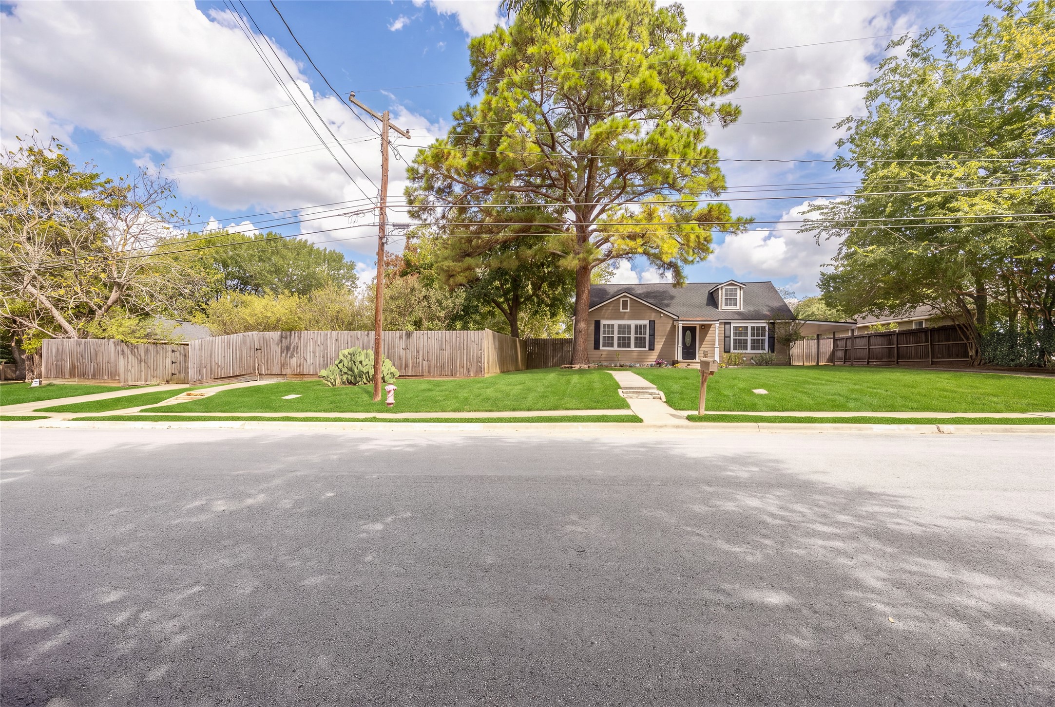Listing photo 1