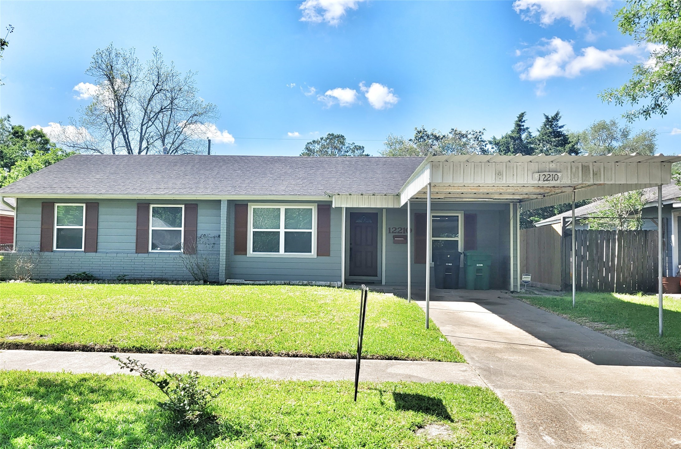 Listing photo 1