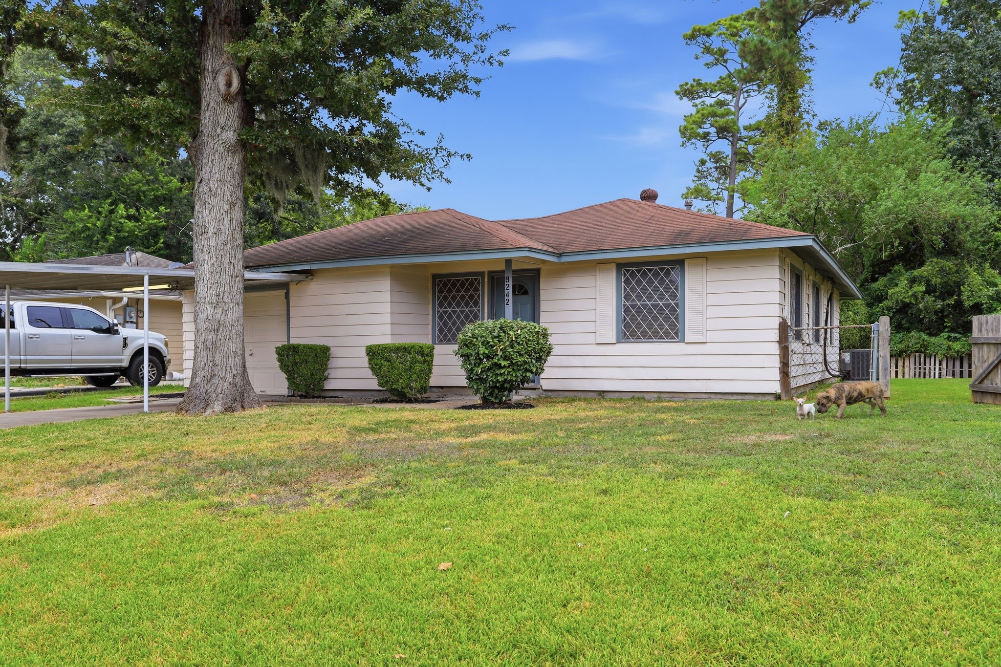 Listing photo 3