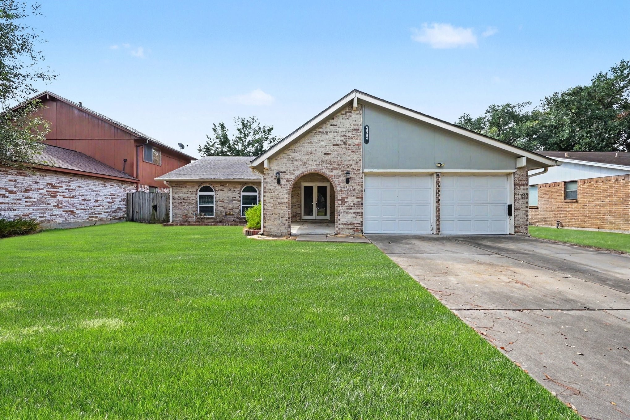 Listing photo 1