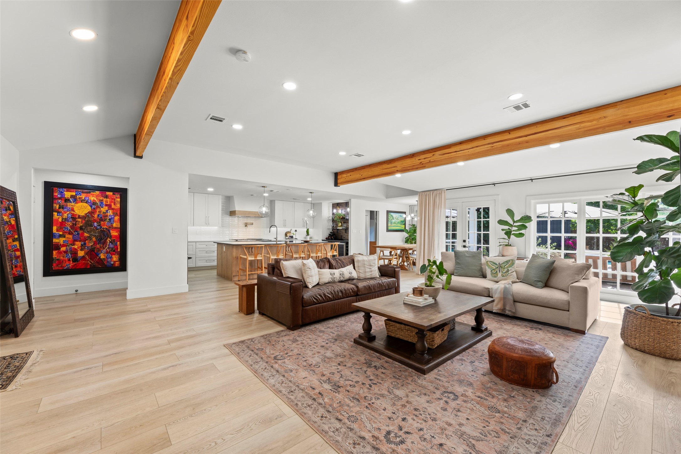 802 N Wilcrest Drive
