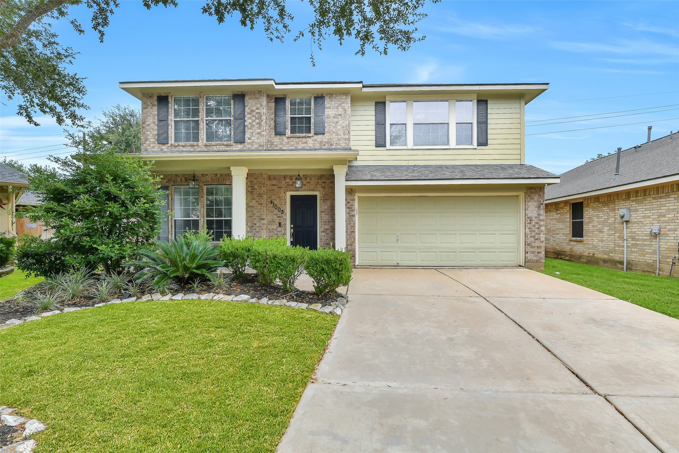 Listing photo 1