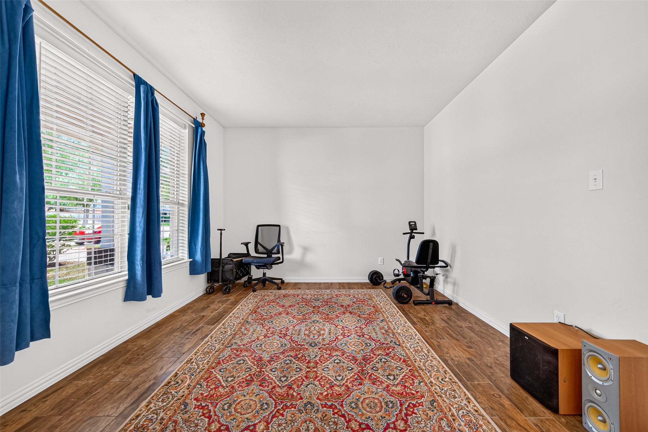 Listing photo 5