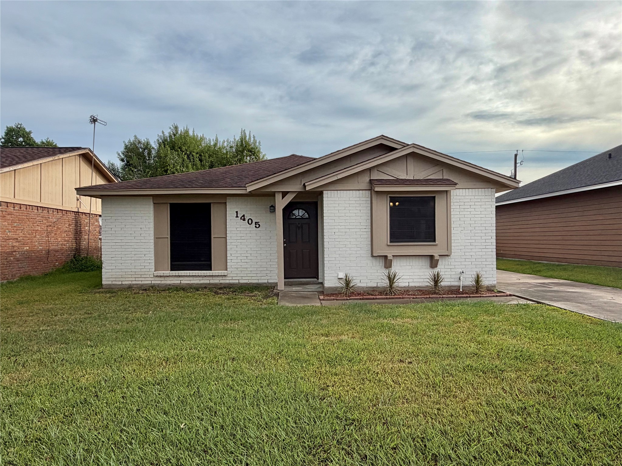 Listing photo 1