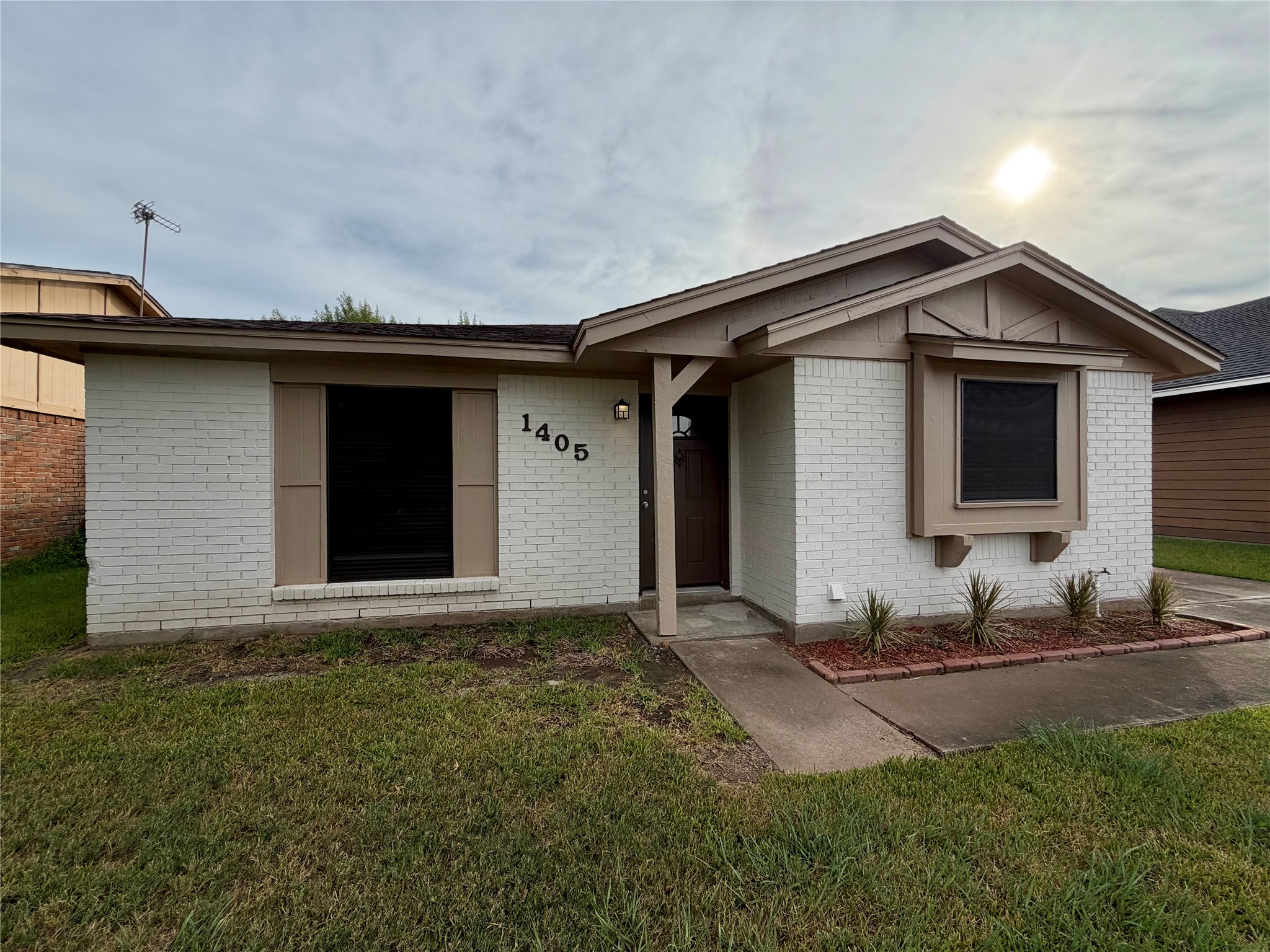 Listing photo 1