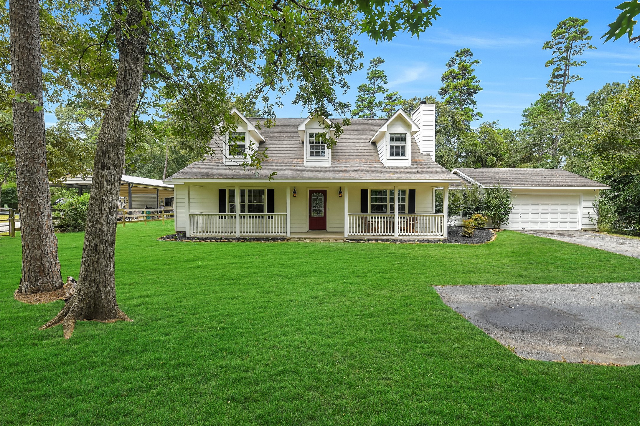 Listing photo 2