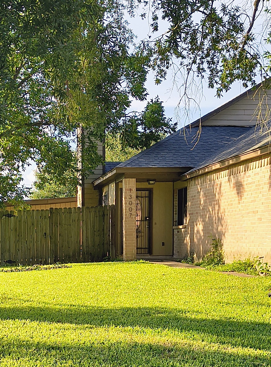 Listing photo 1