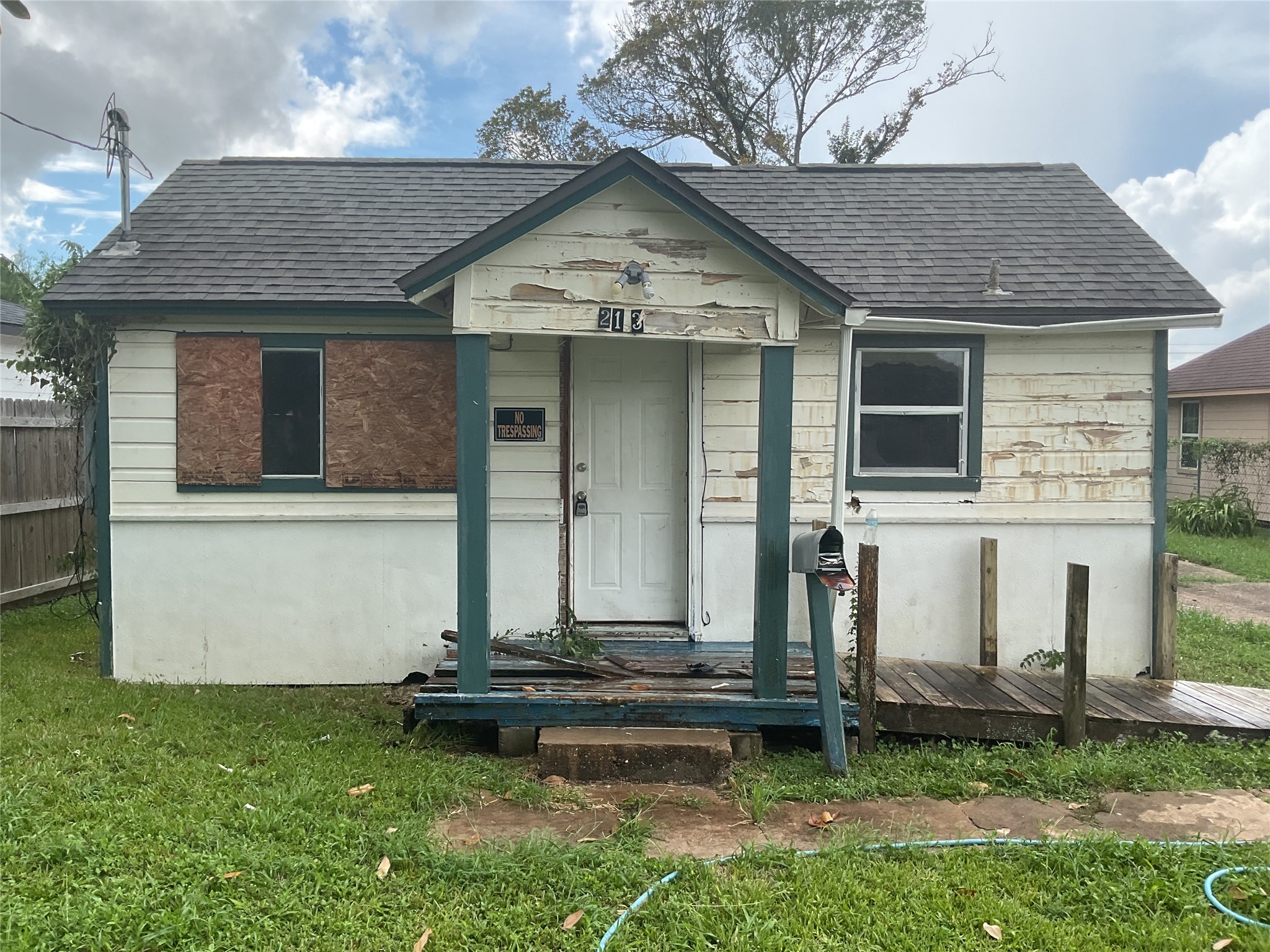 Listing photo 1