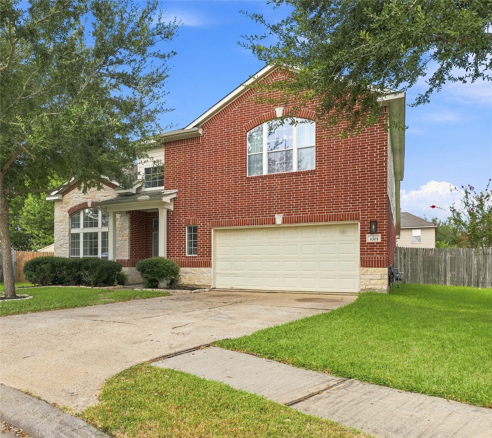 Listing photo 4