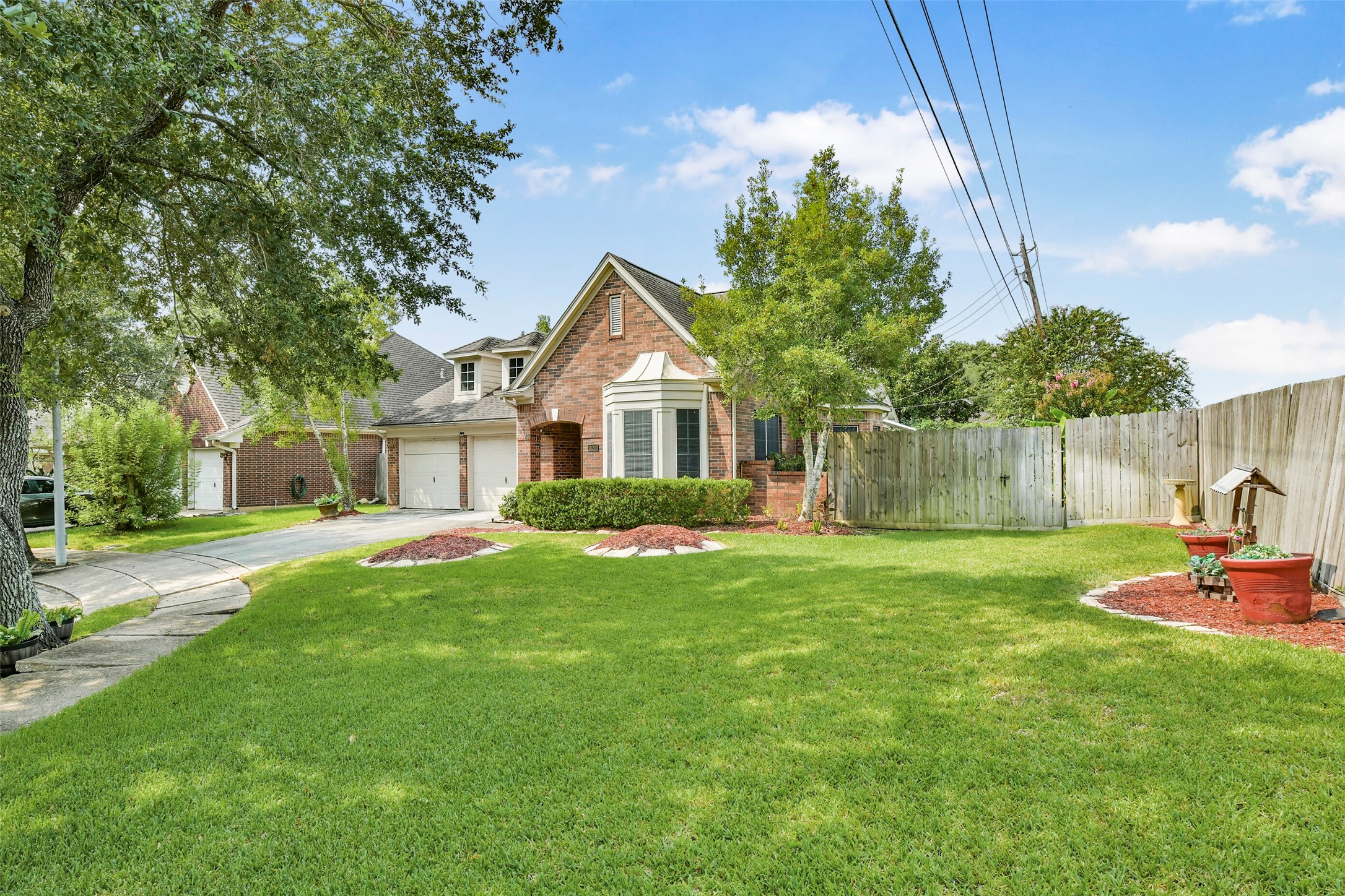 Listing photo 2