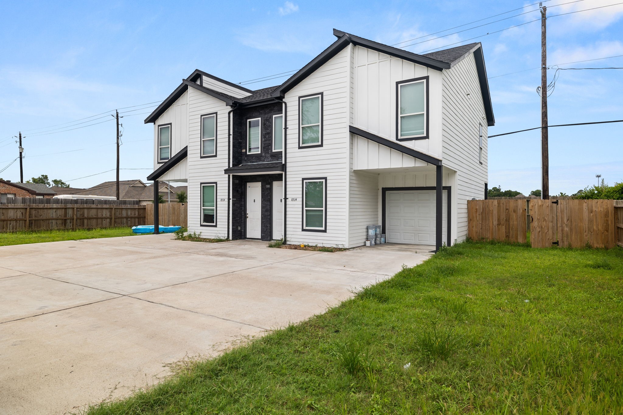 Listing photo 2