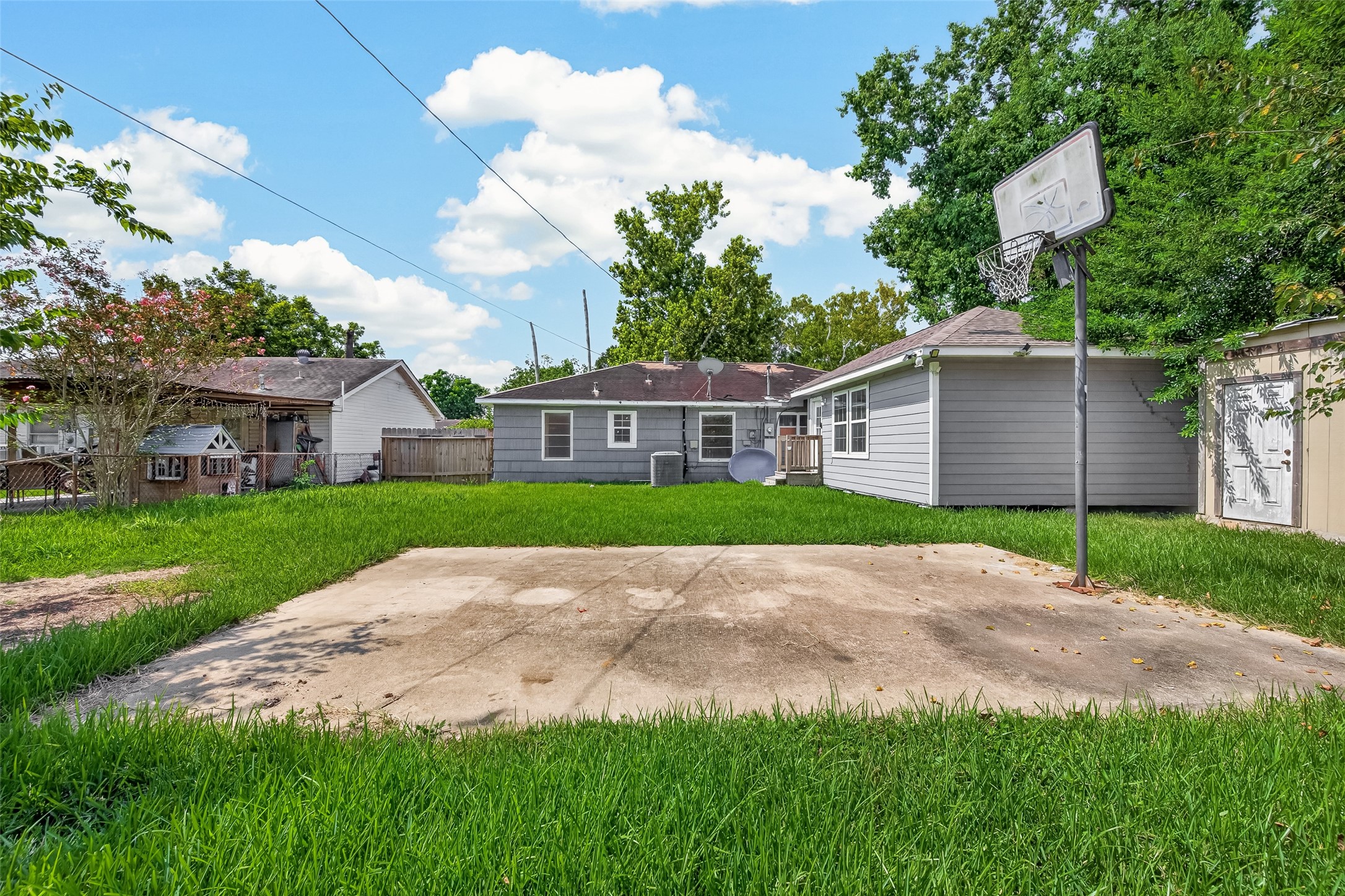Listing photo 4