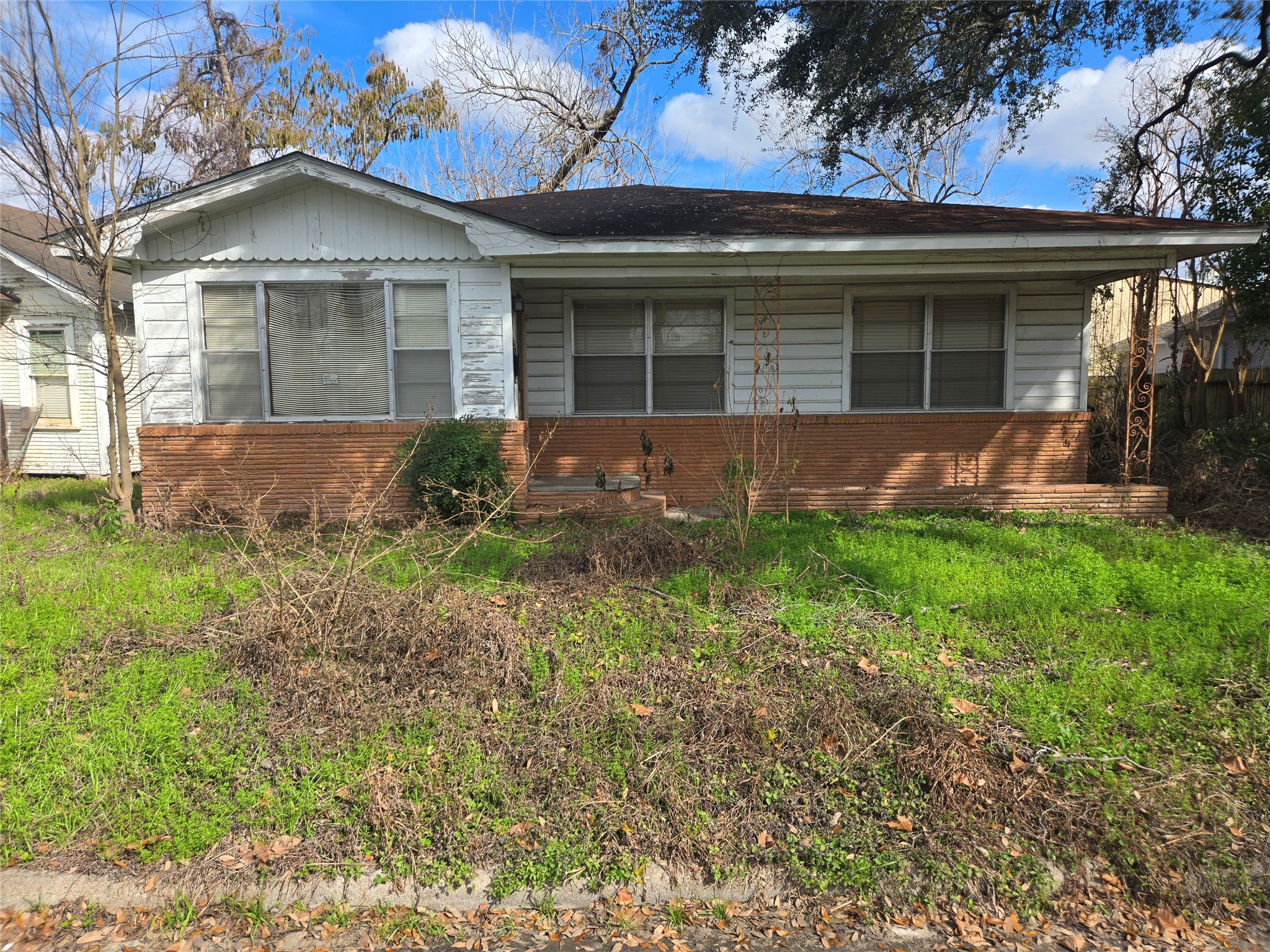 Listing photo 1