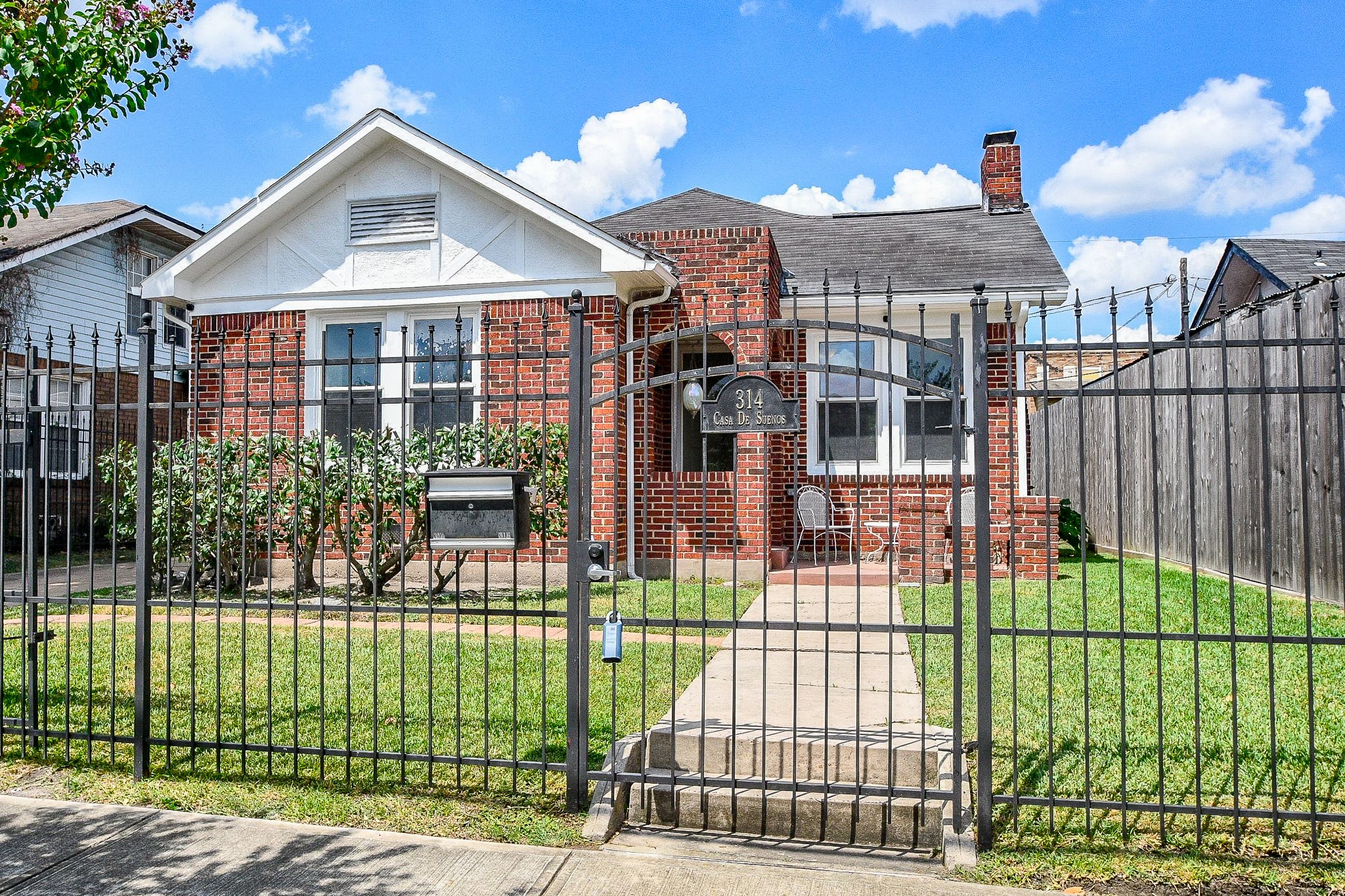 Listing photo 3