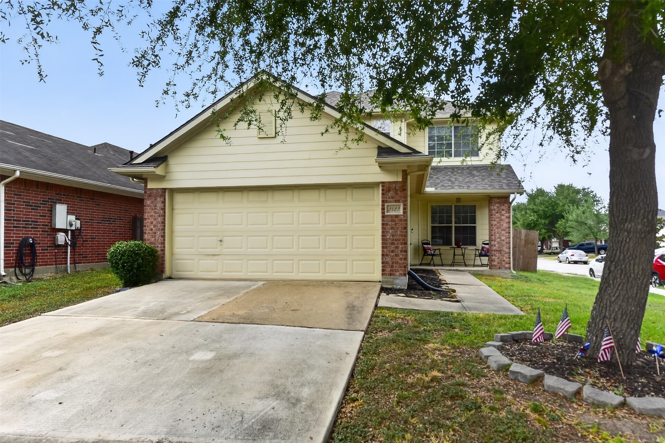 Listing photo 2