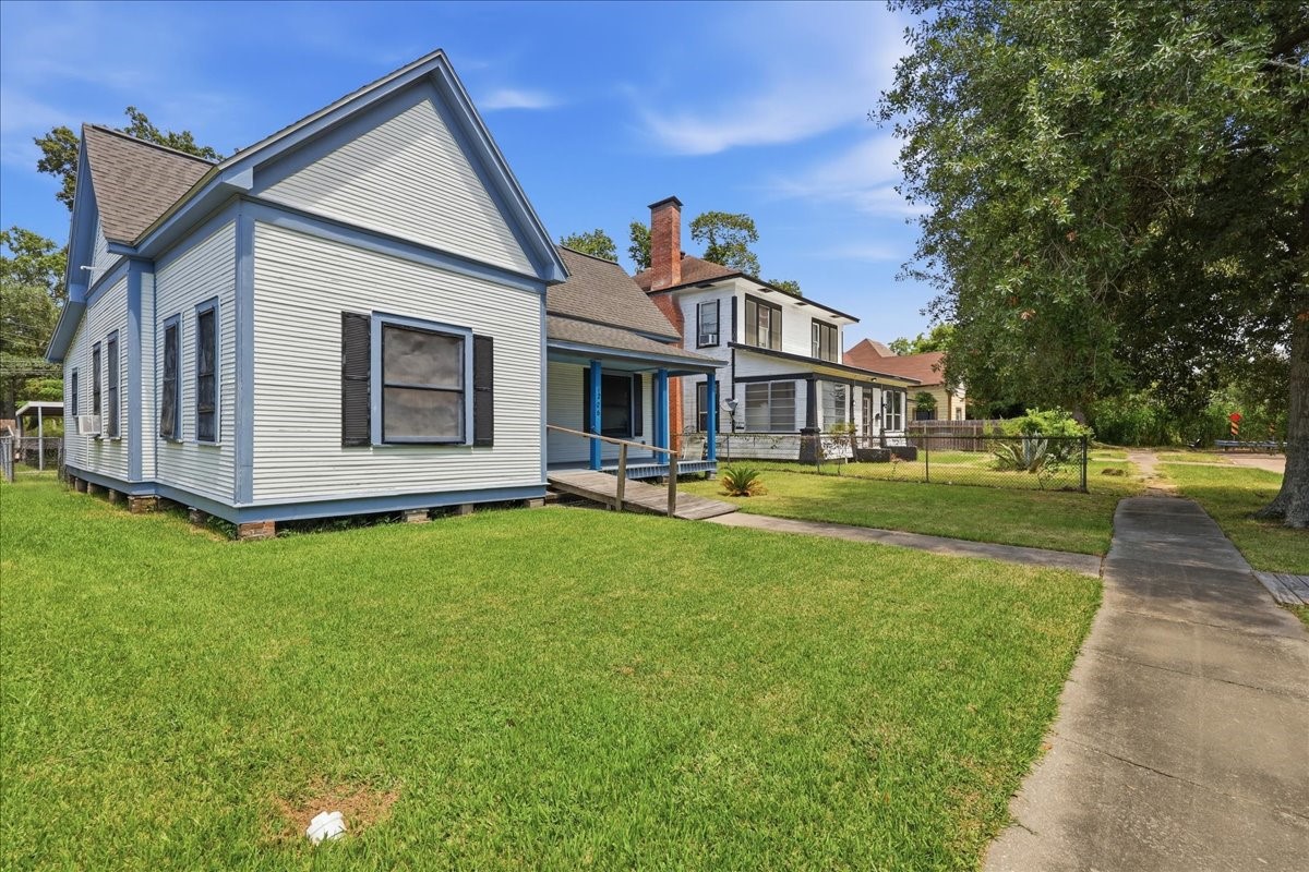 Listing photo 2