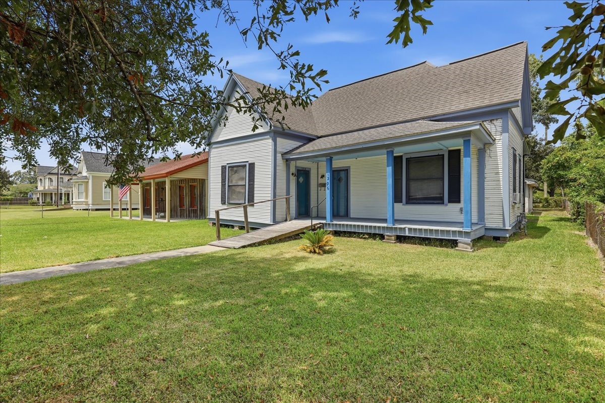 Listing photo 3