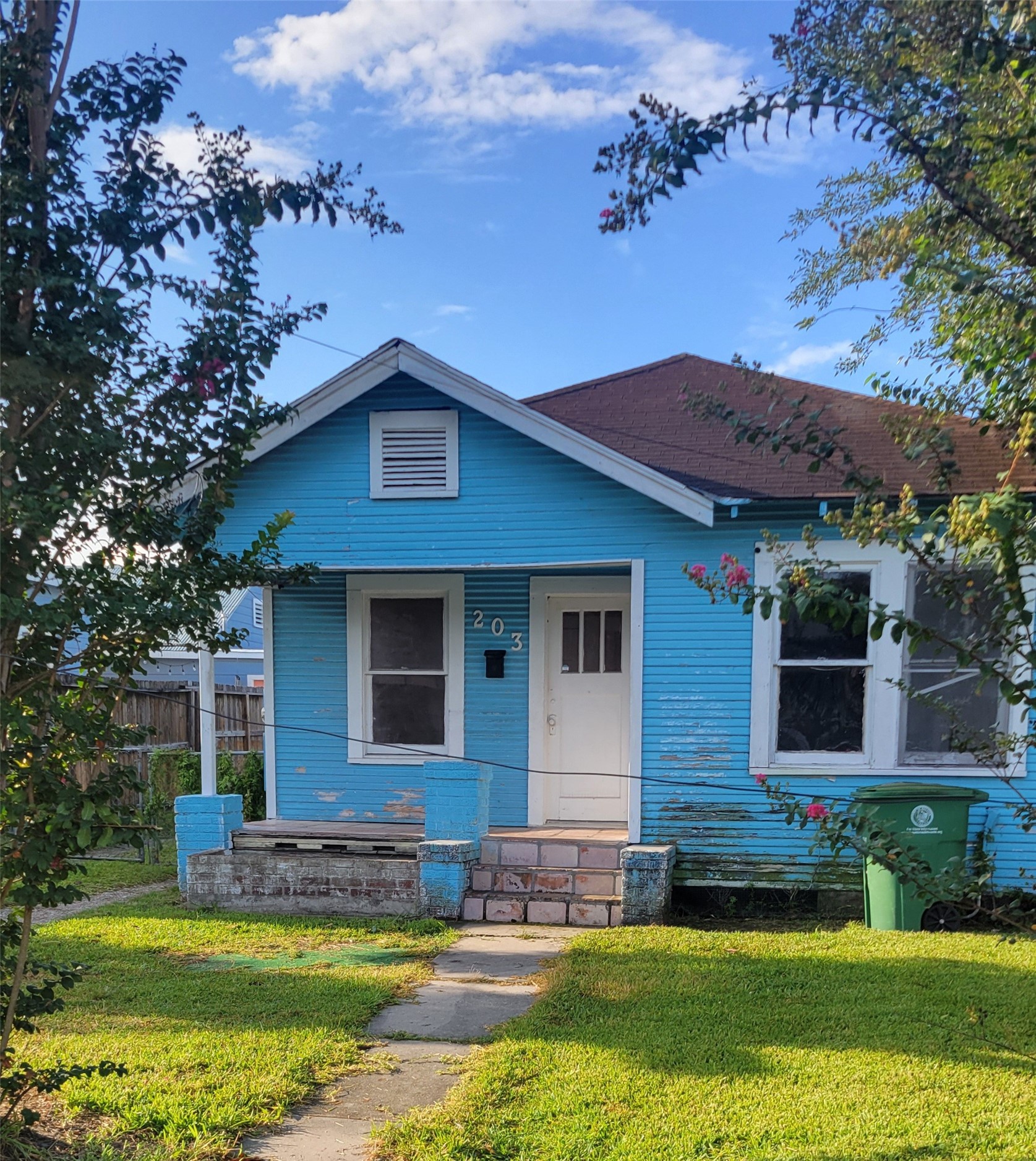 Listing photo 1