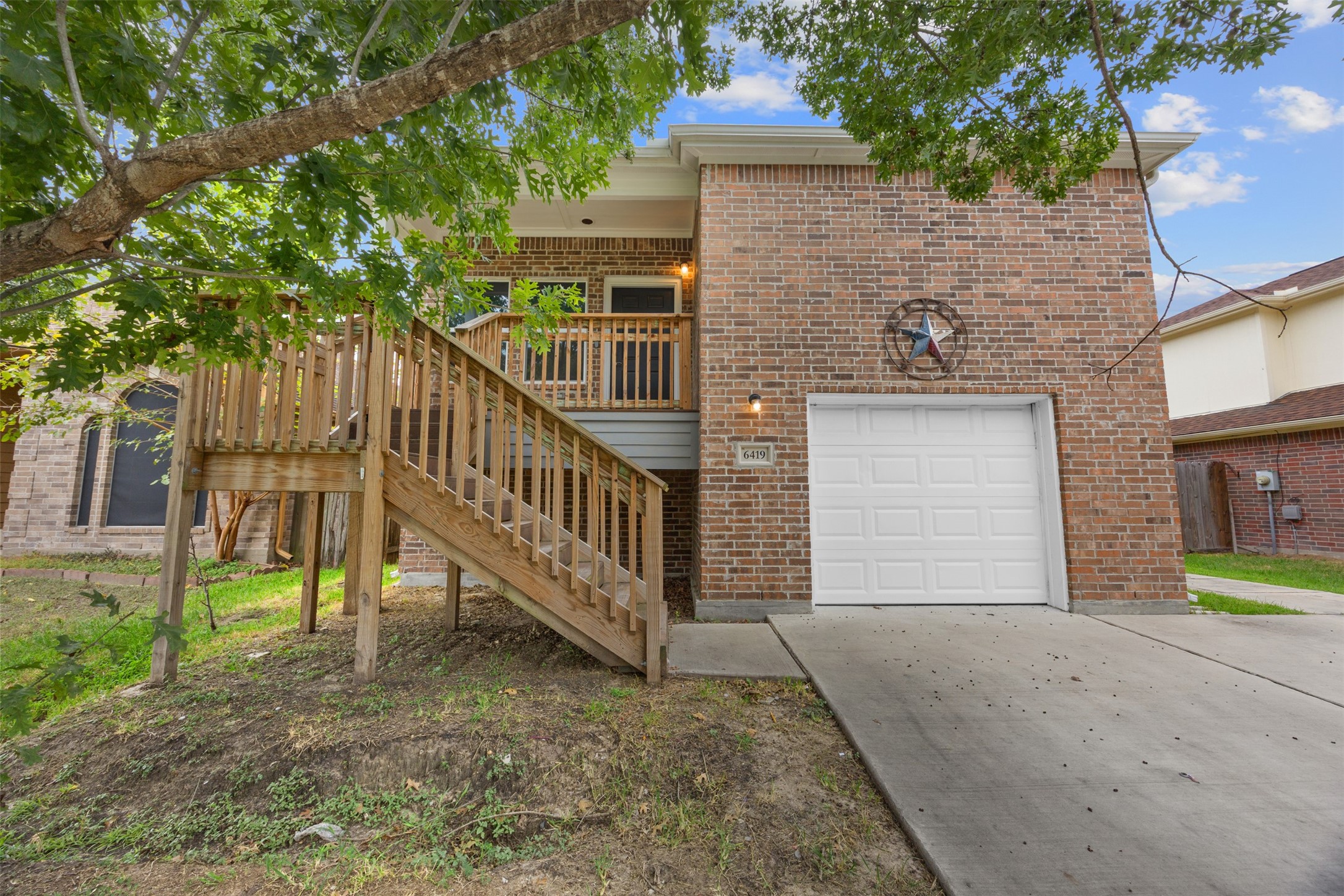 Listing photo 2