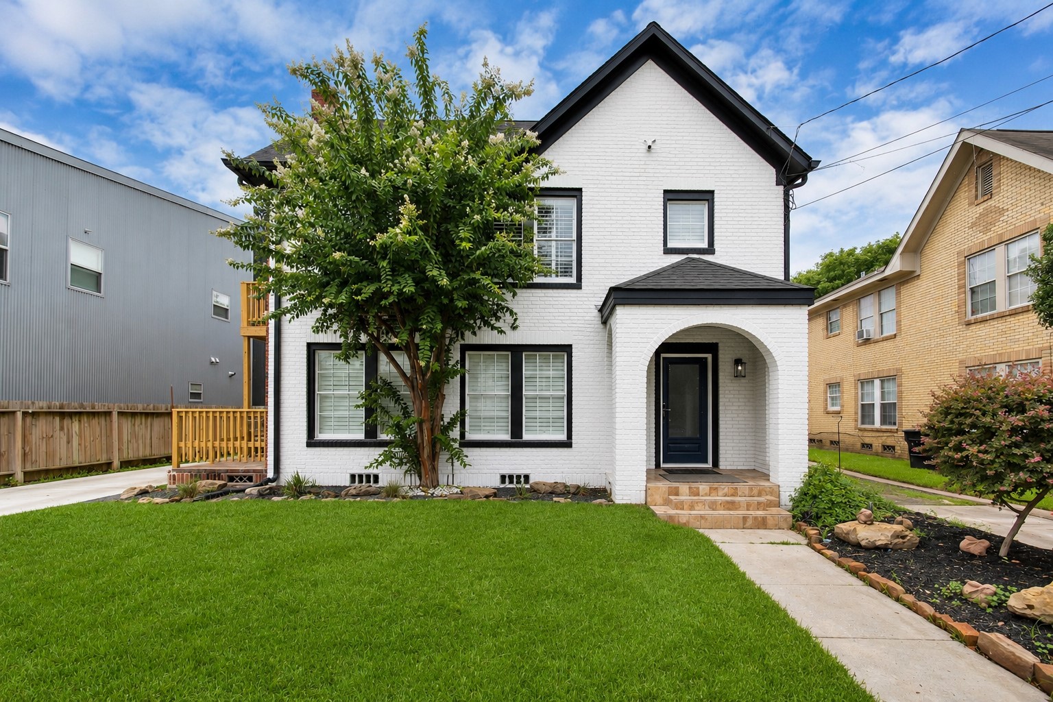 Listing photo 1