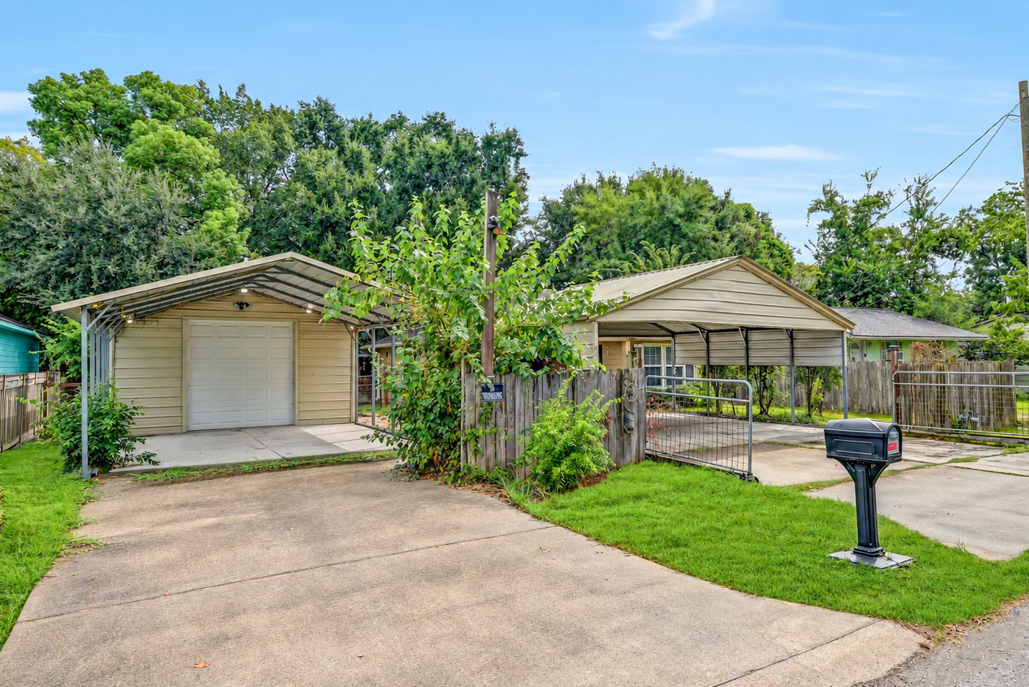 Listing photo 1