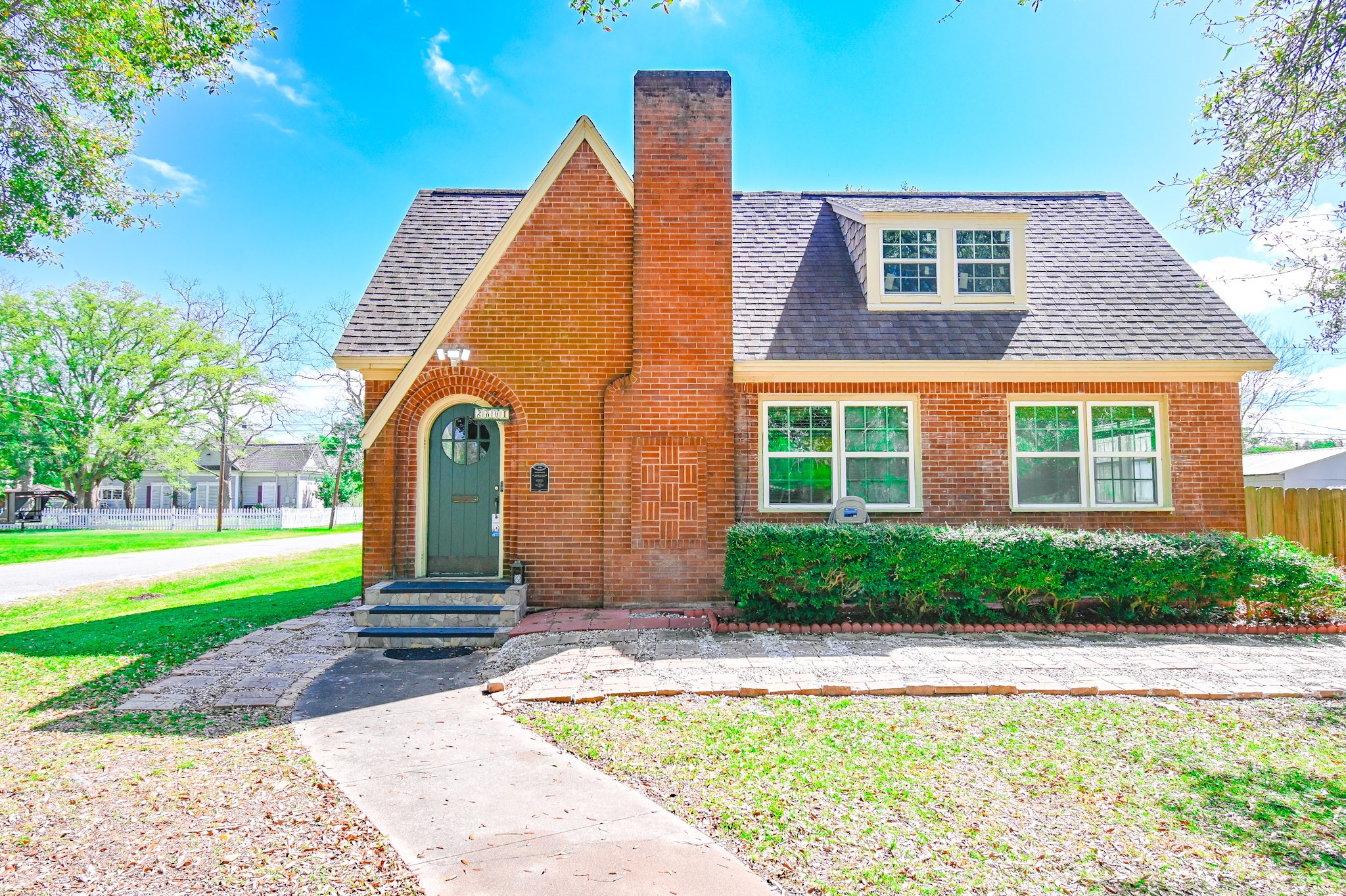 Listing photo 1