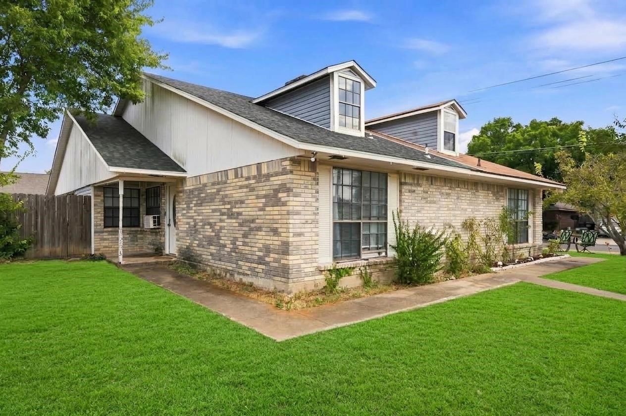 Listing photo 1