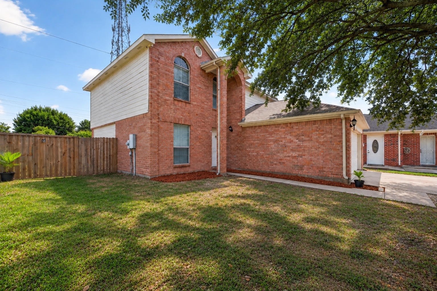 Listing photo 2