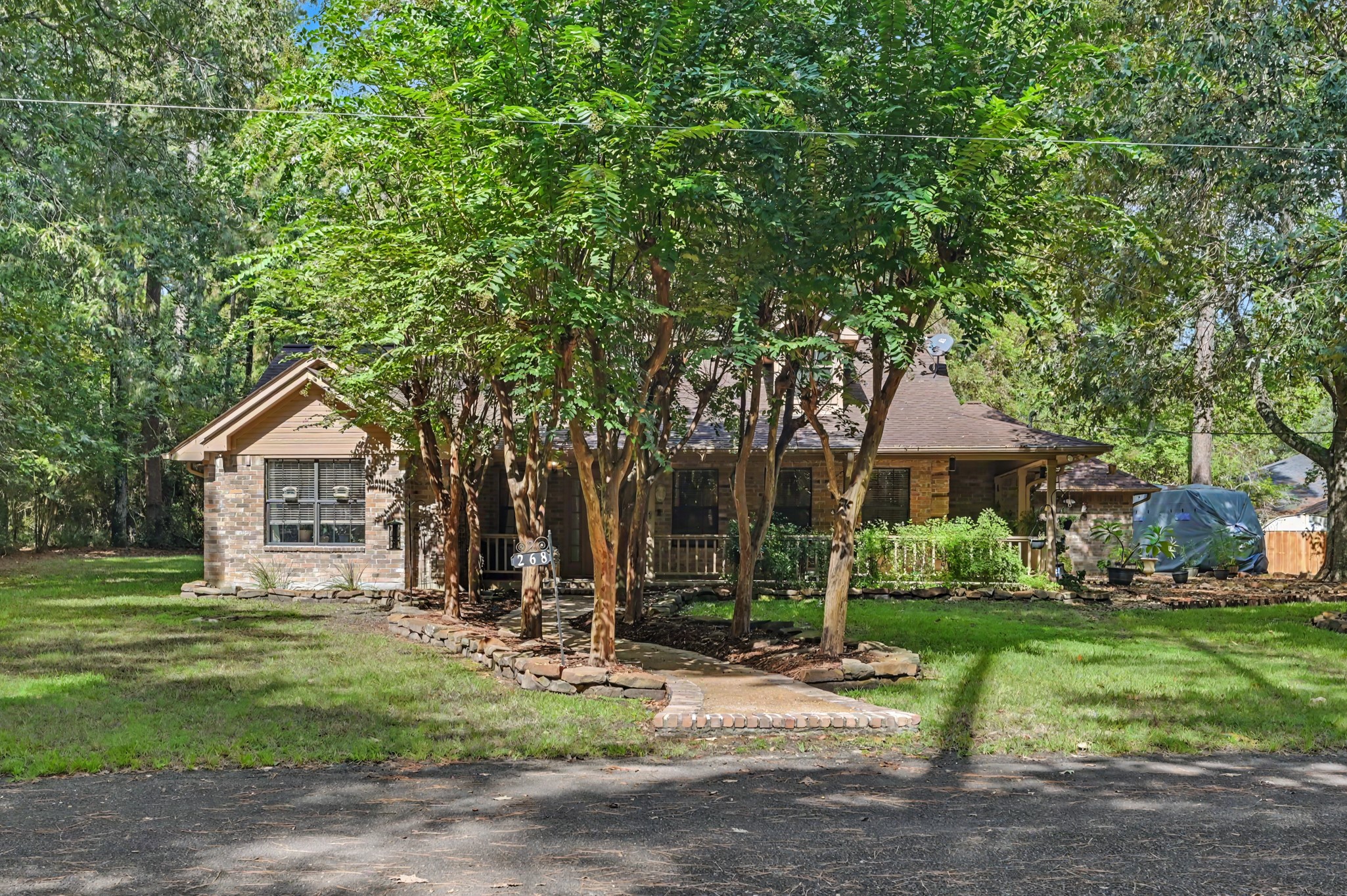 Listing photo 3