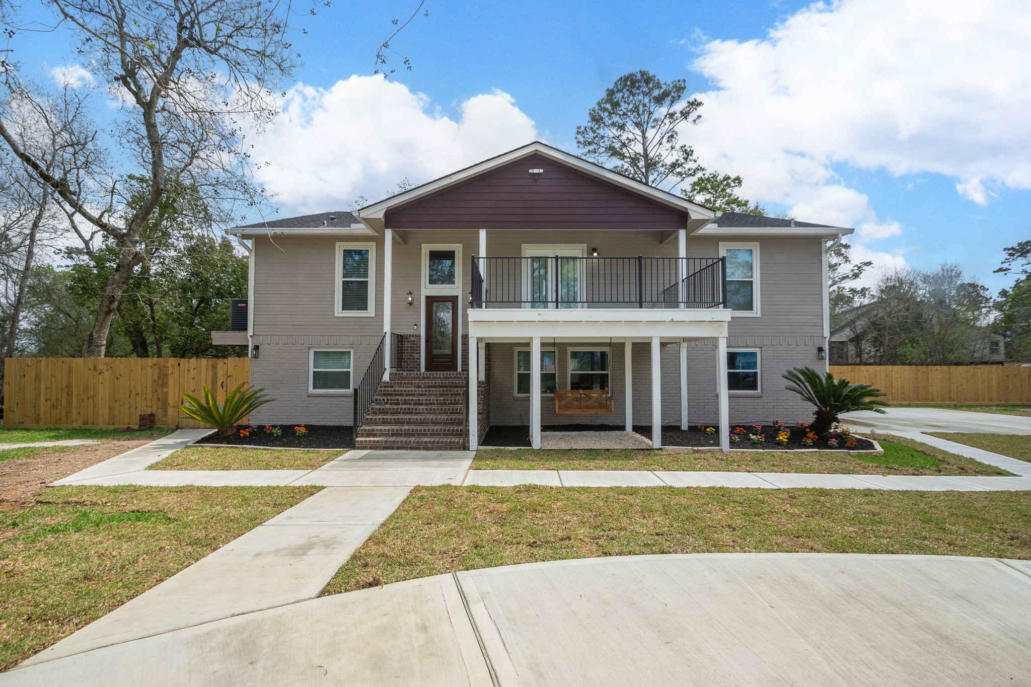 Listing photo 2