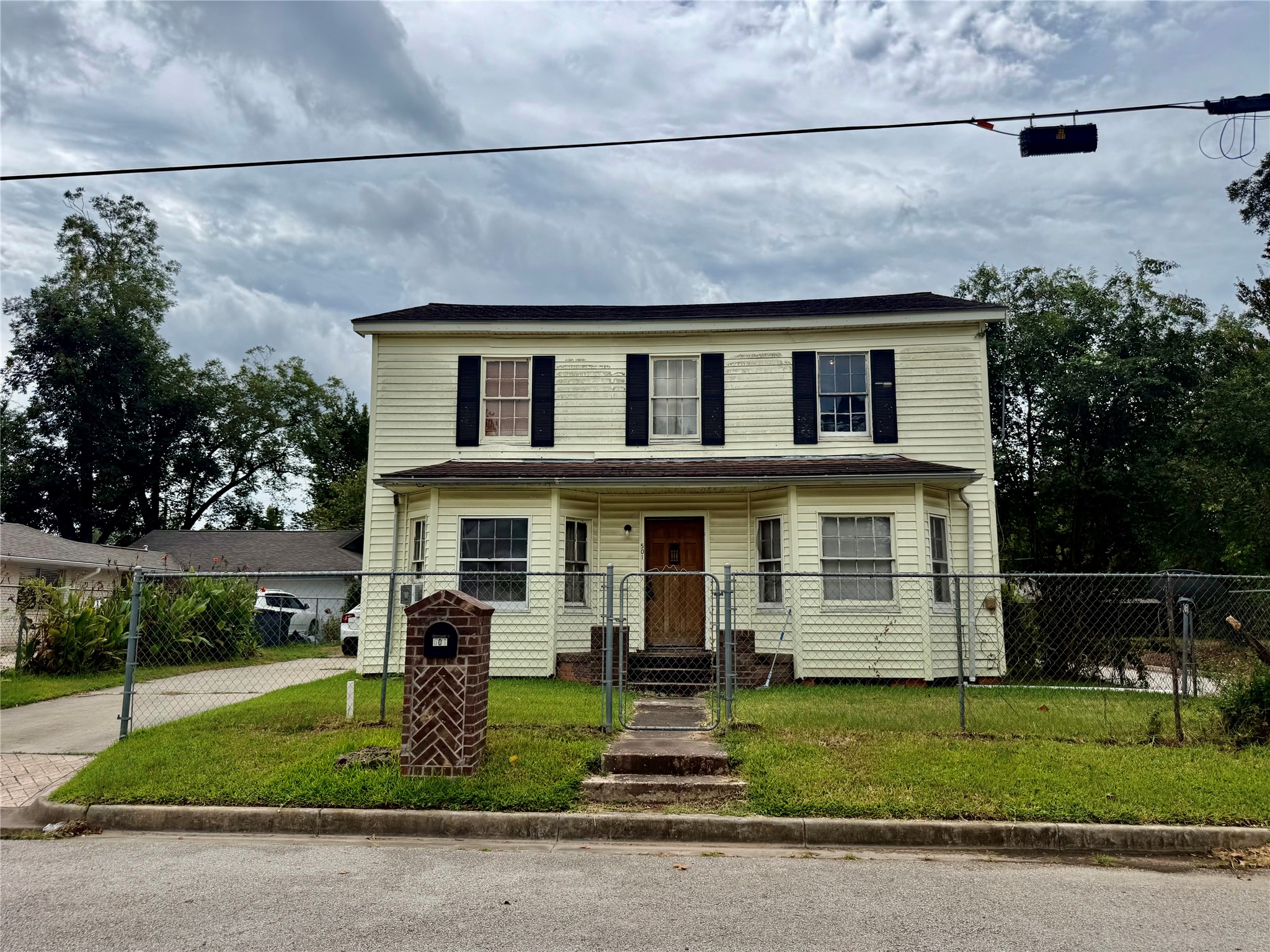 Listing photo 1