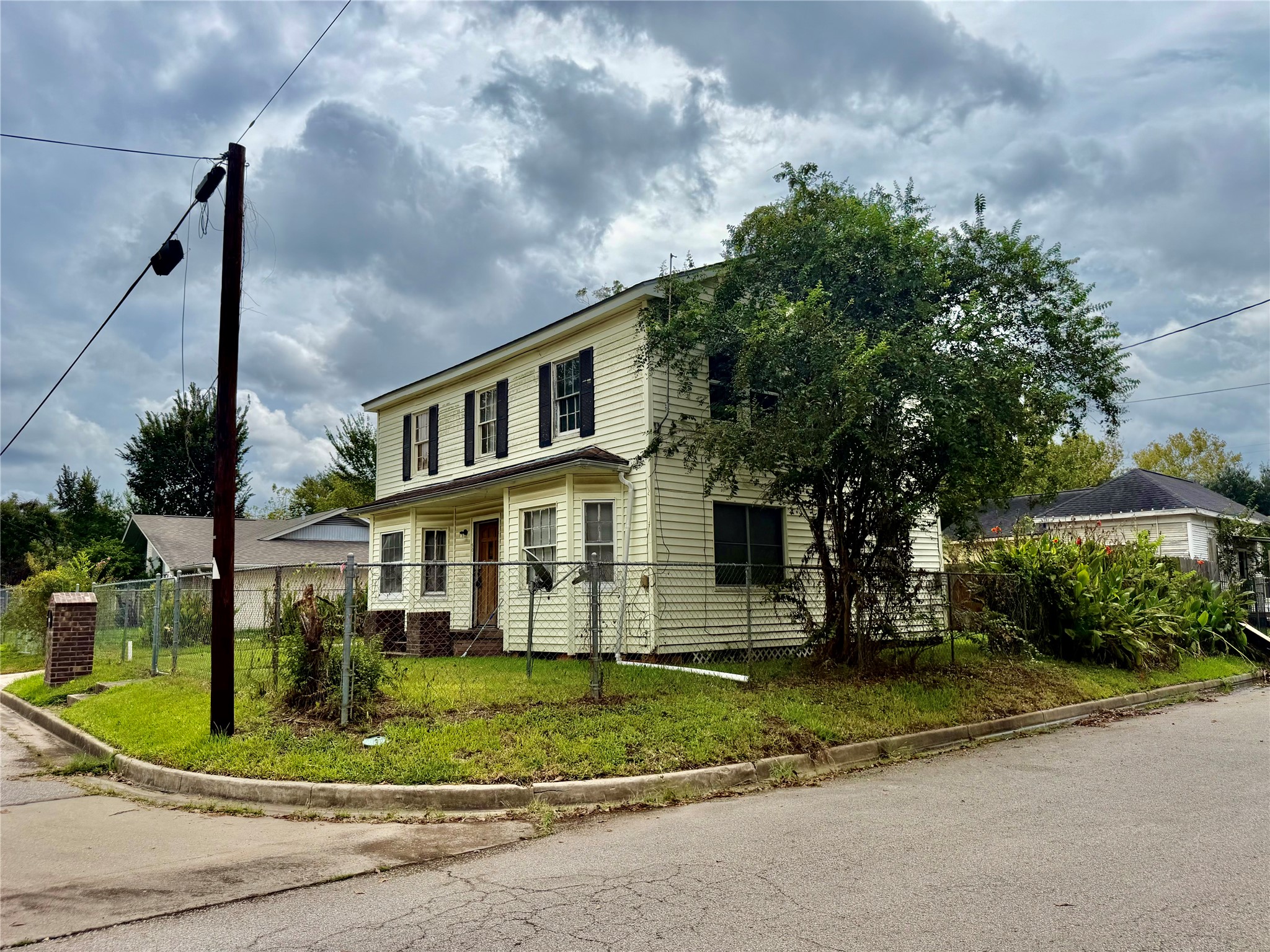 Listing photo 1