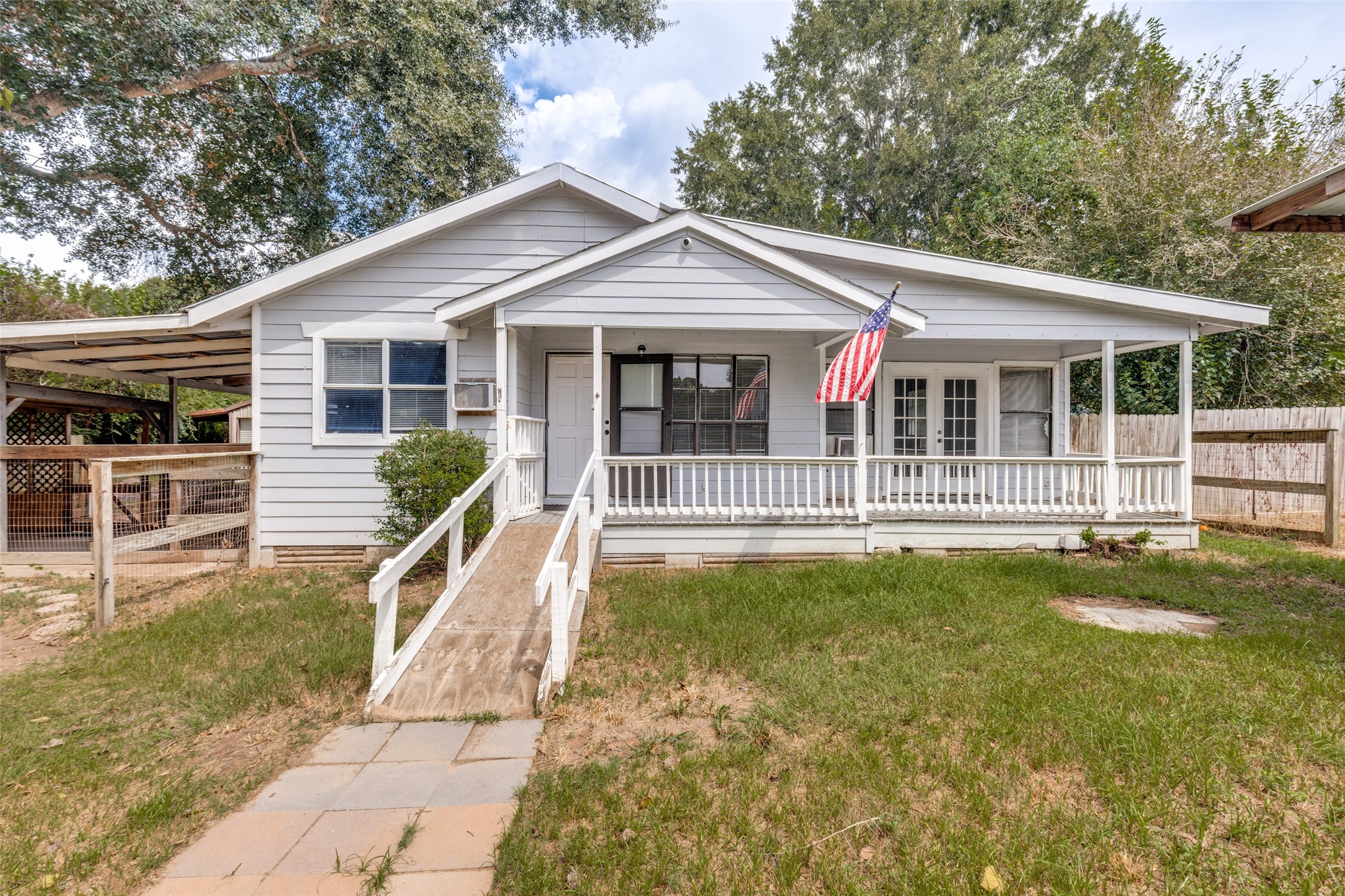 Listing photo 2