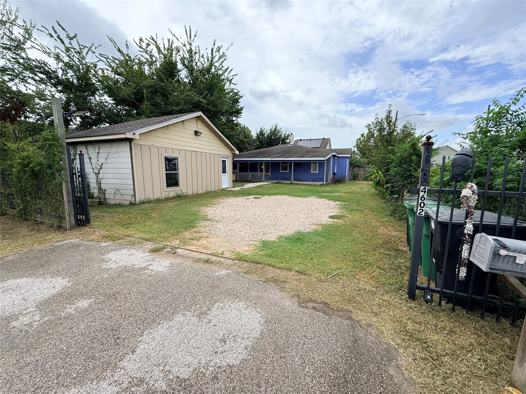 Listing photo 5